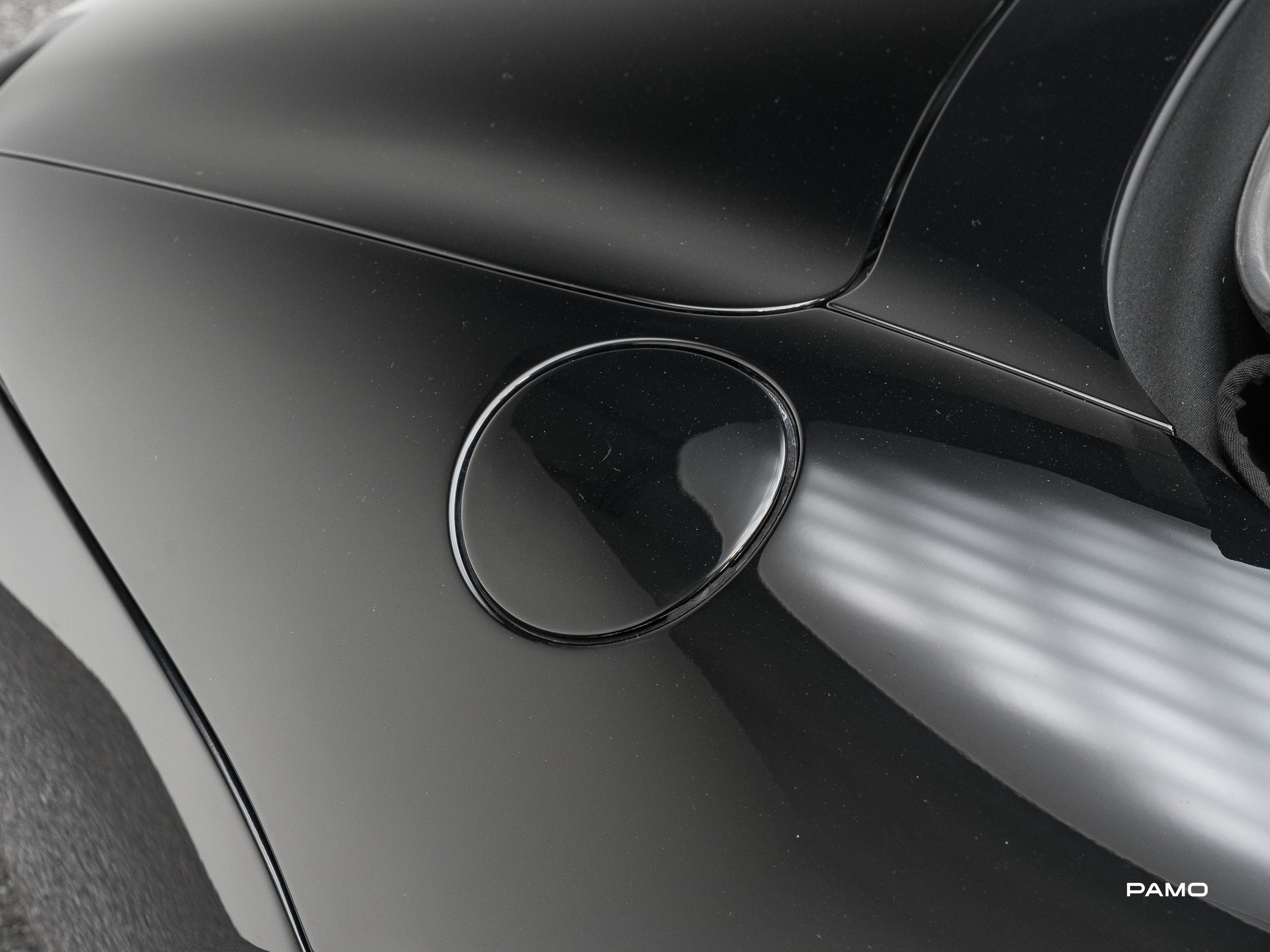 000_BMW_Z8-29.jpg