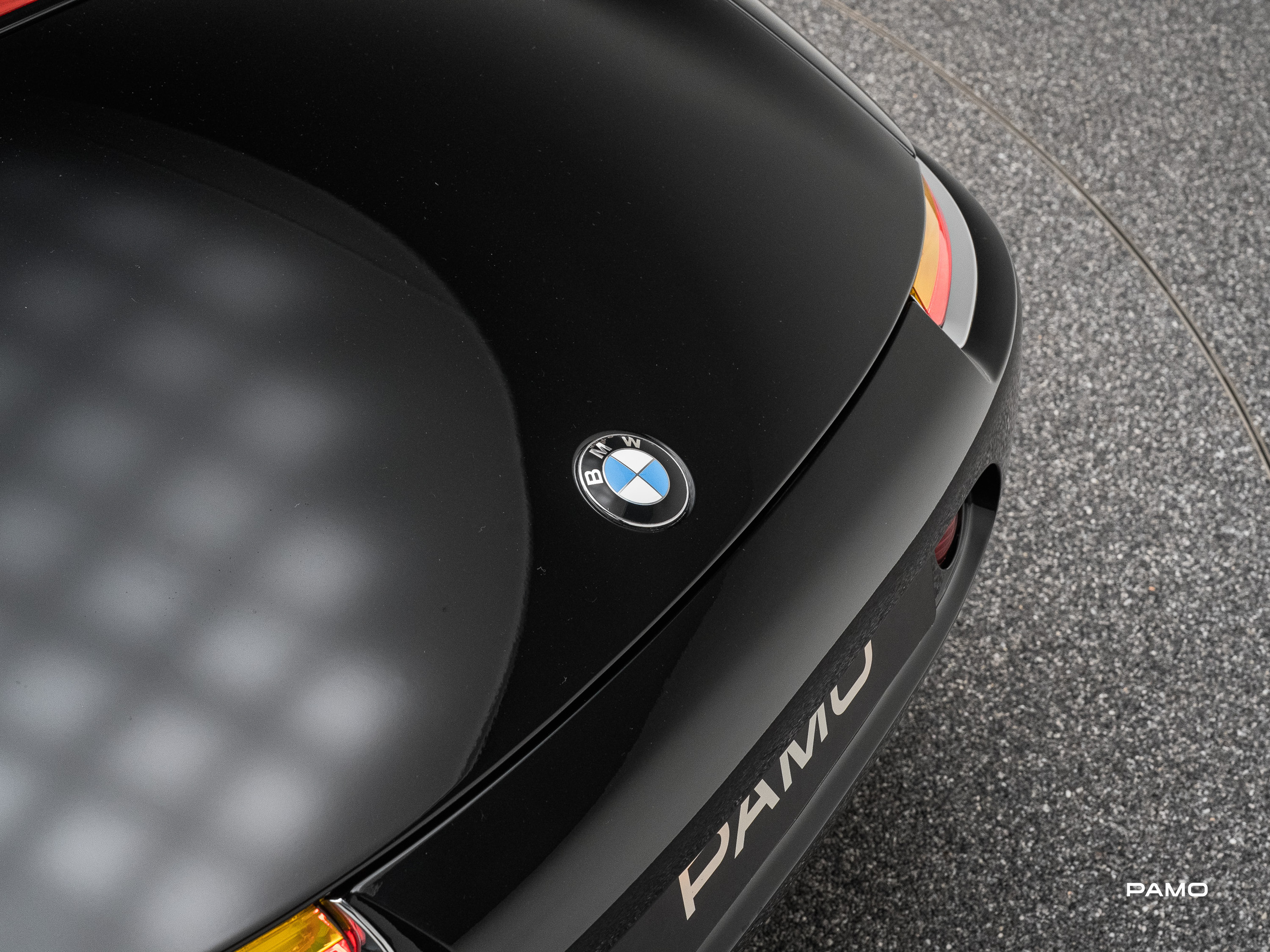 000_BMW_Z8-28.jpg