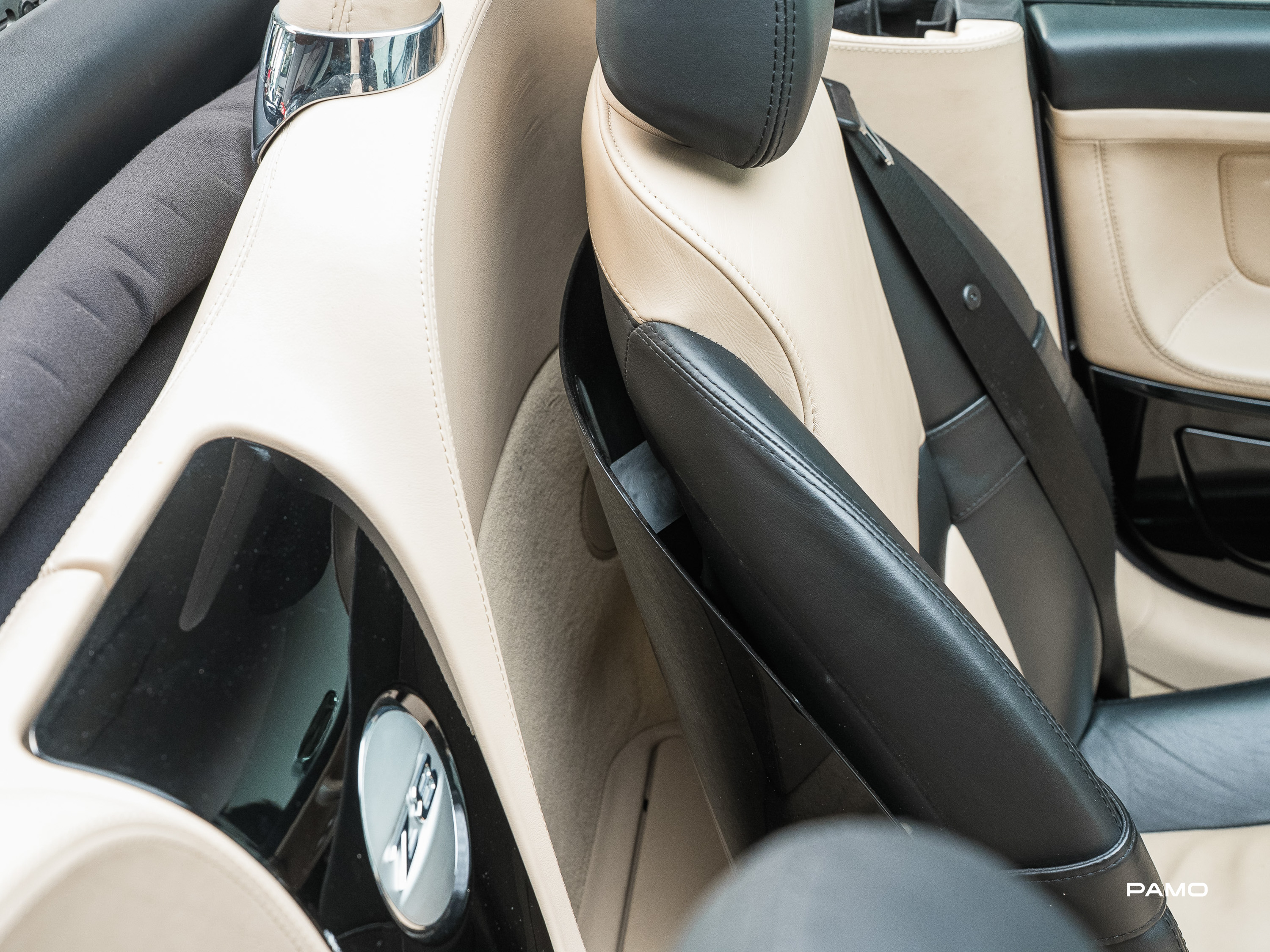 000_BMW_Z8-35.jpg