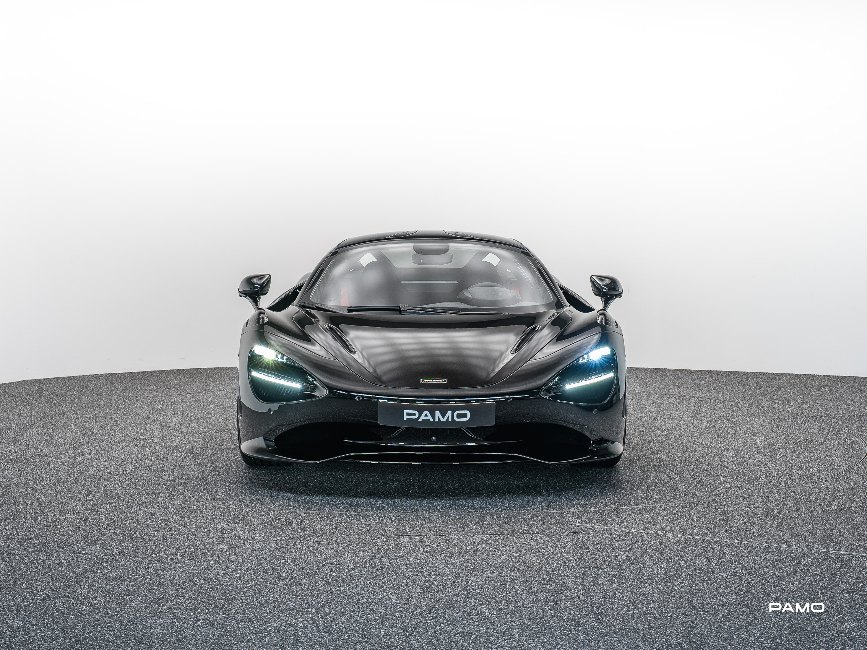1067_McLaren_750s-2.jpg