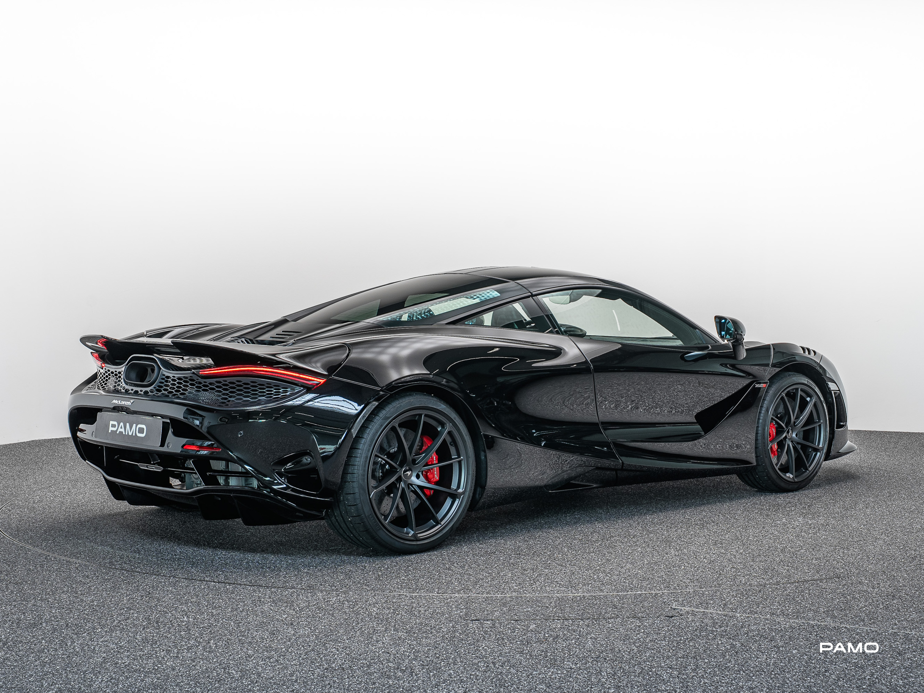1067_McLaren_750s-7.jpg