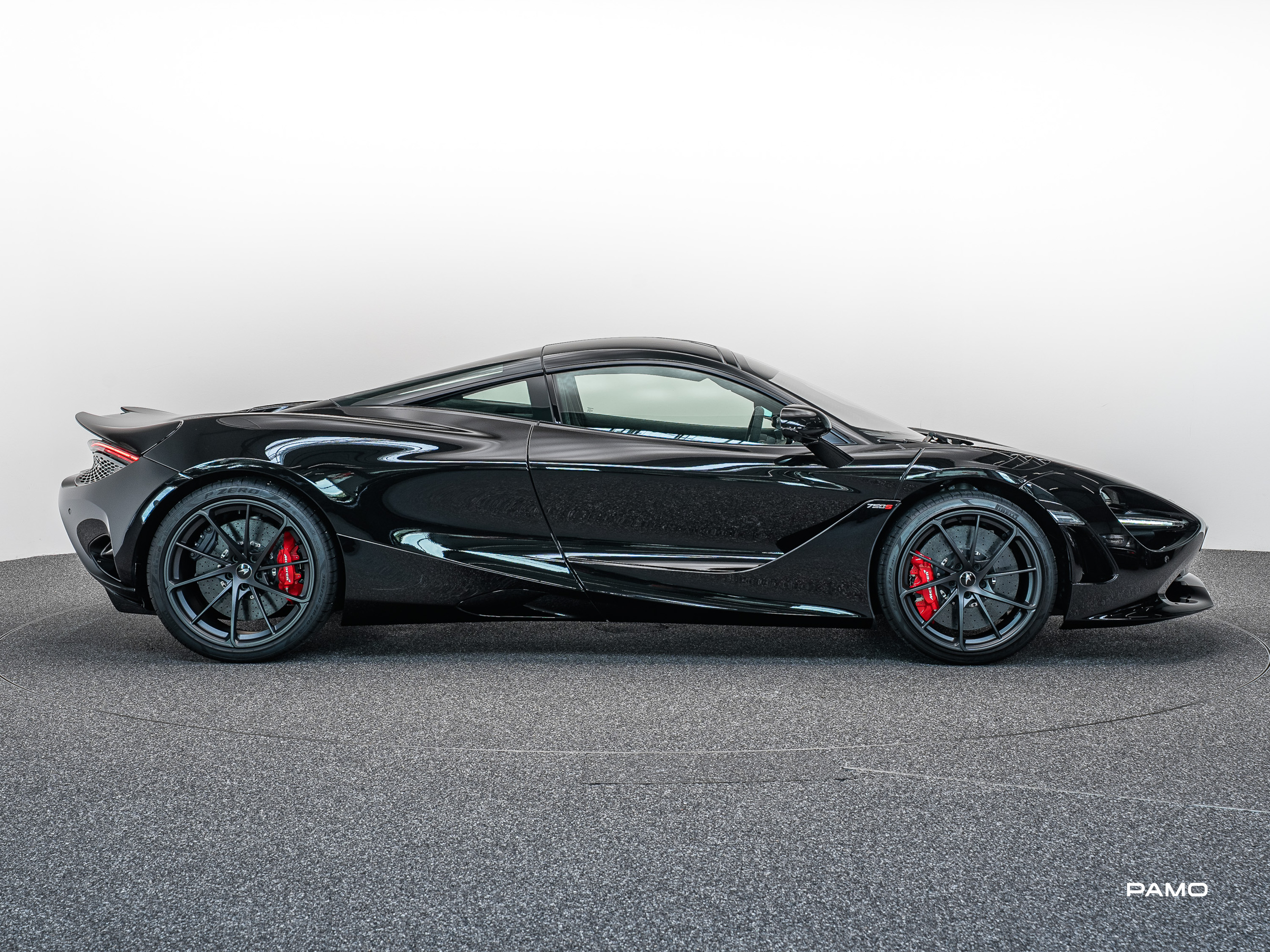 1067_McLaren_750s-8.jpg