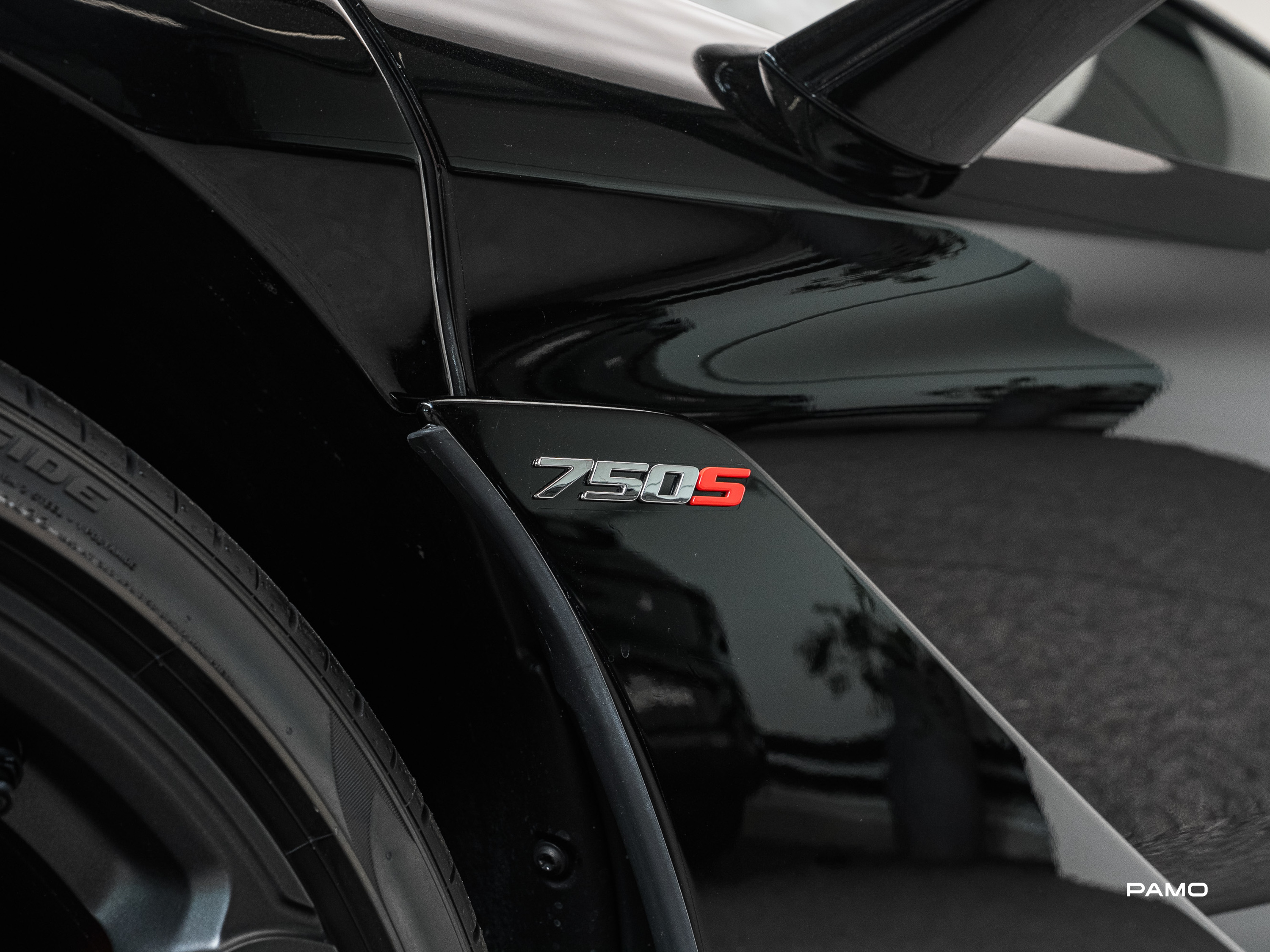 1067_McLaren_750s-13.jpg