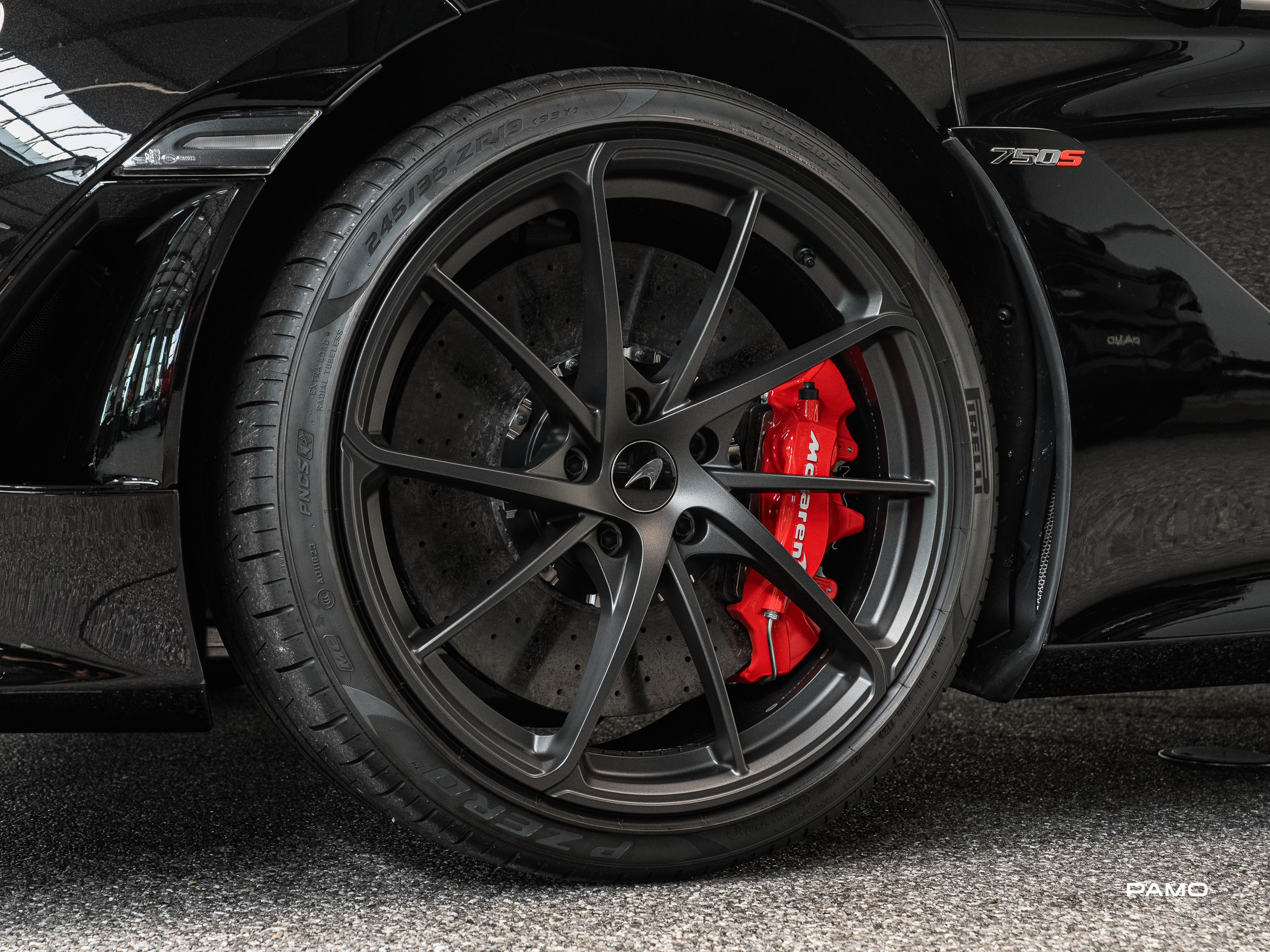 1067_McLaren_750s-14.jpg
