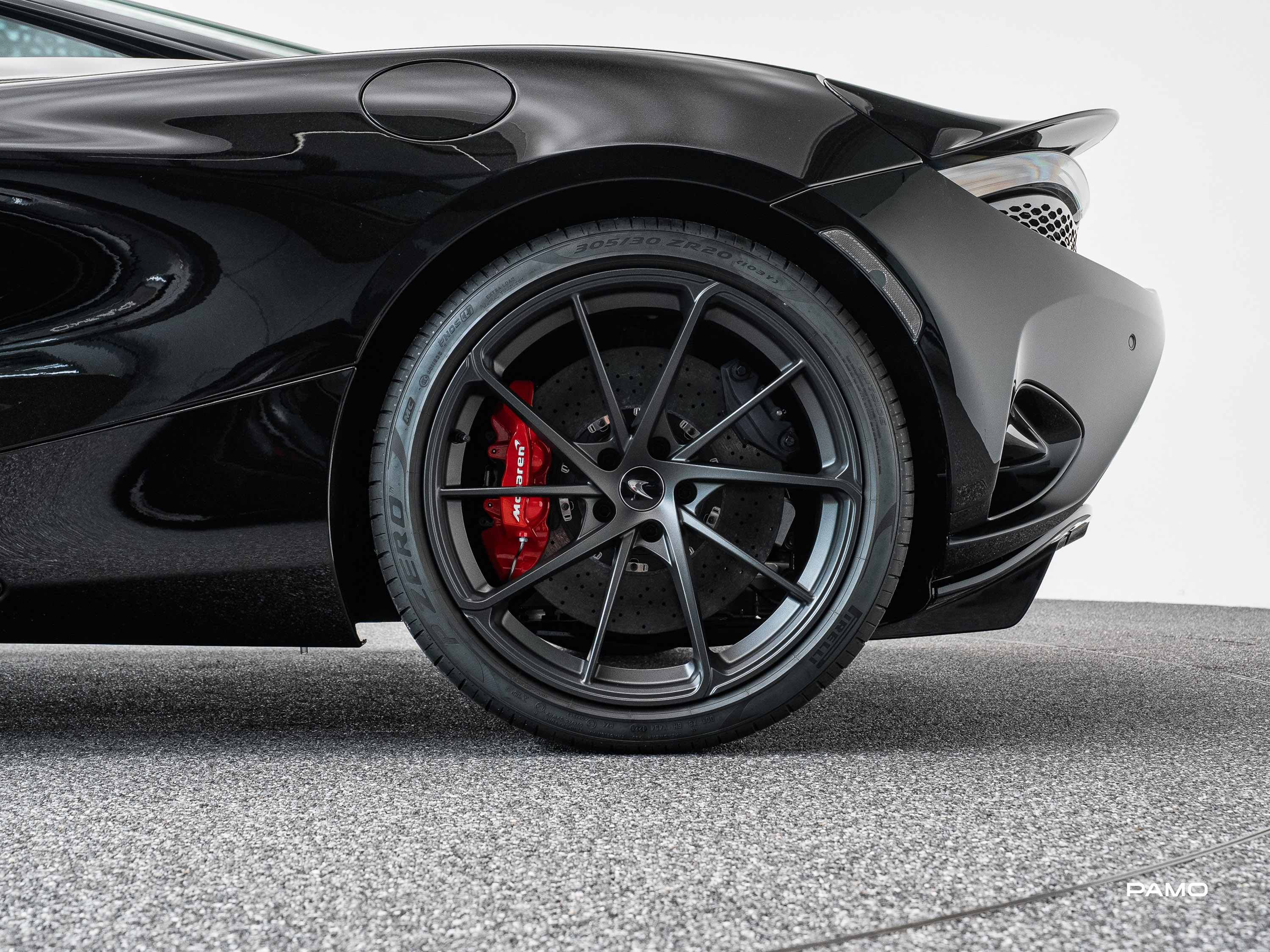 1067_McLaren_750s-15.jpg