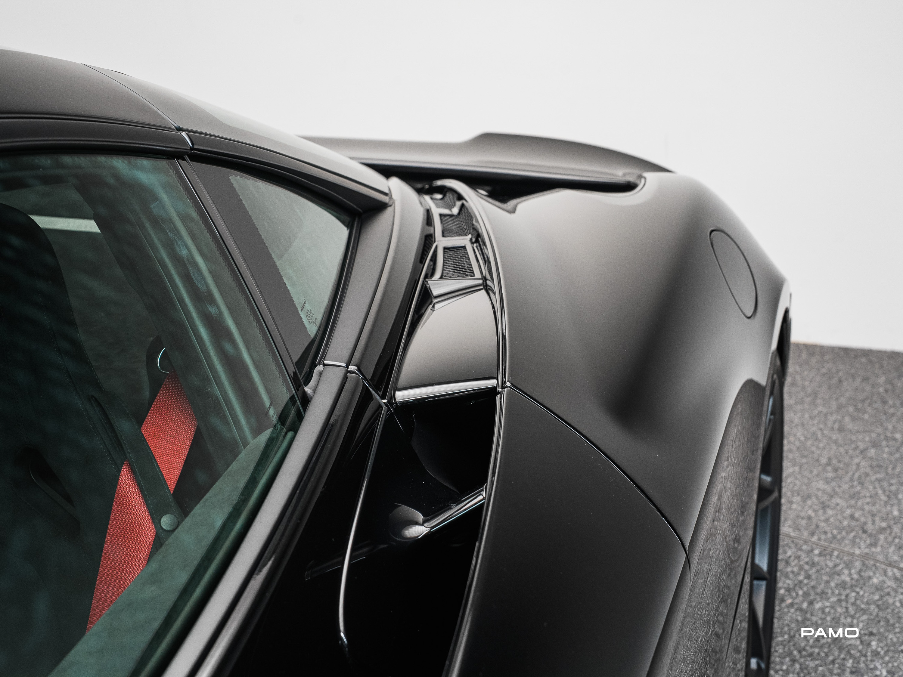 1067_McLaren_750s-16.jpg