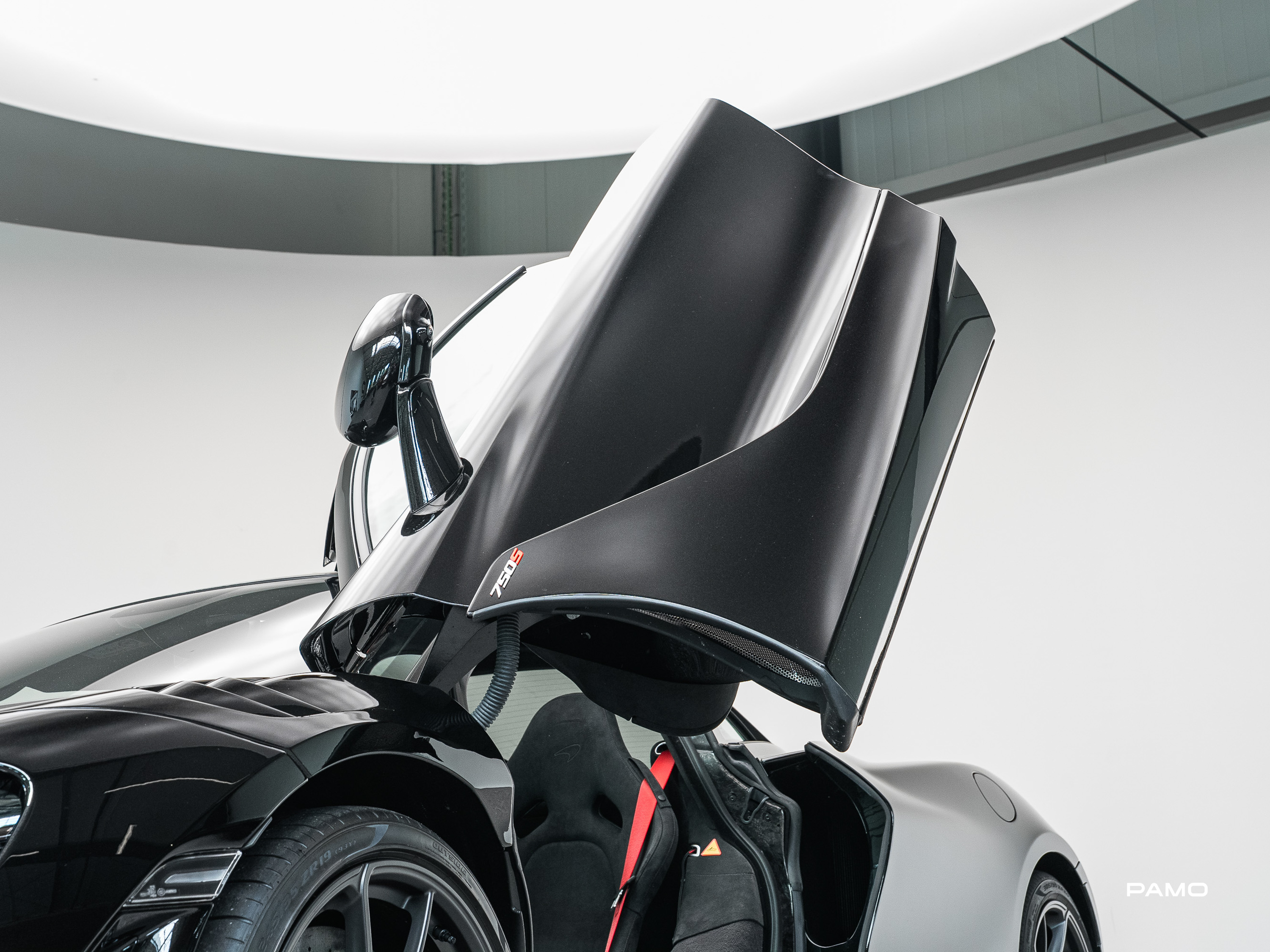 1067_McLaren_750s-20.jpg