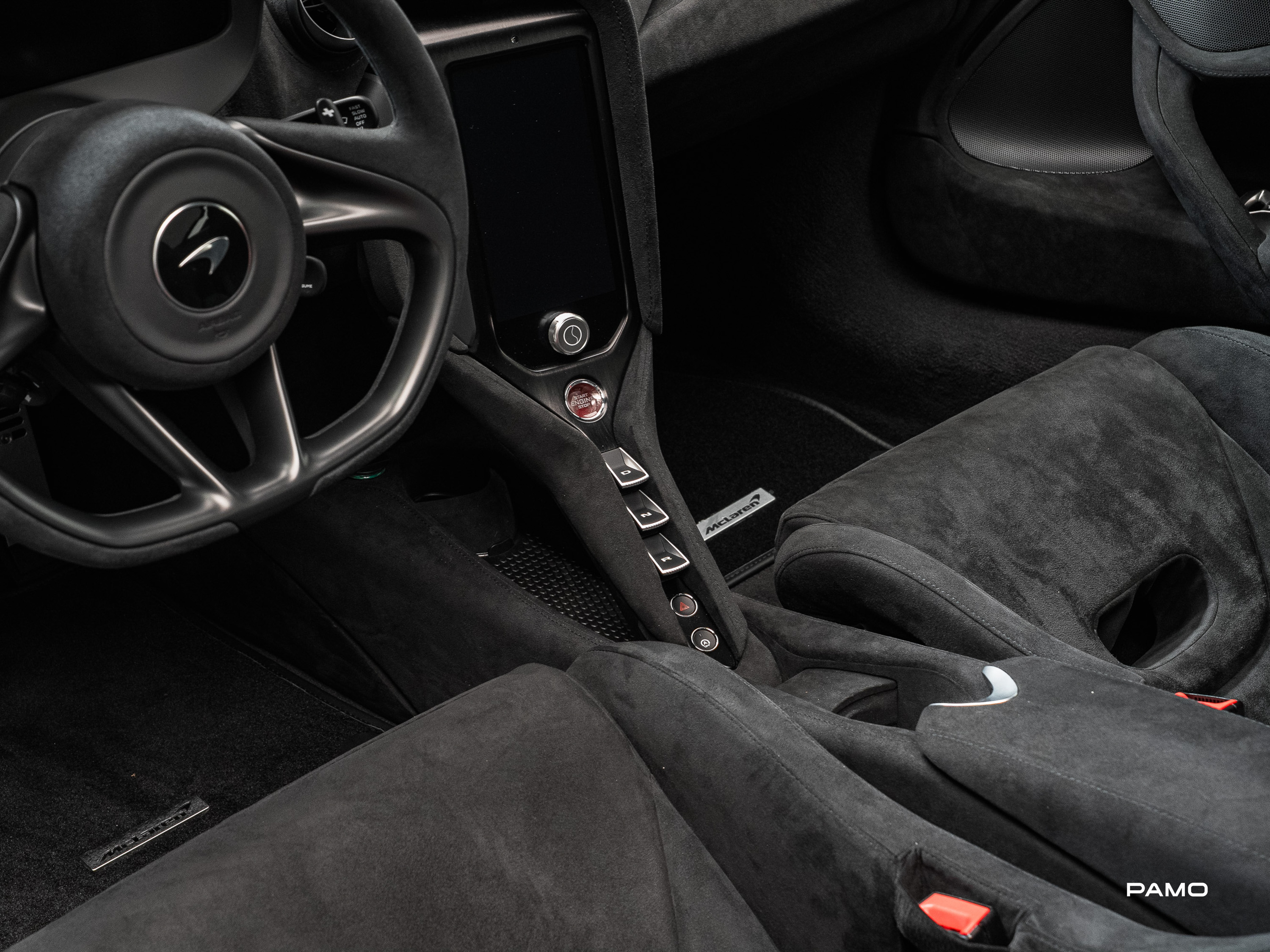 1067_McLaren_750s-23.jpg