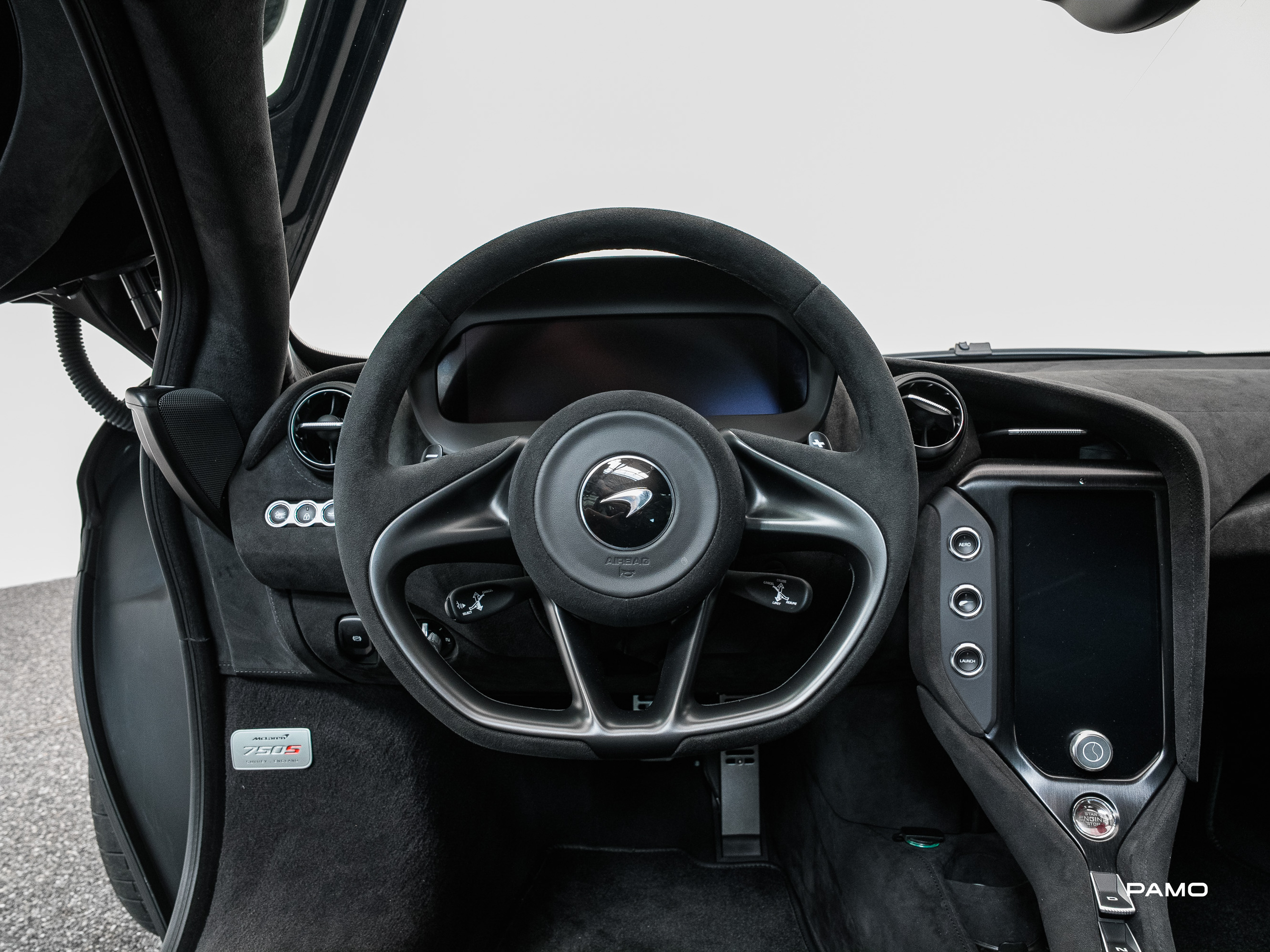 1067_McLaren_750s-29.jpg