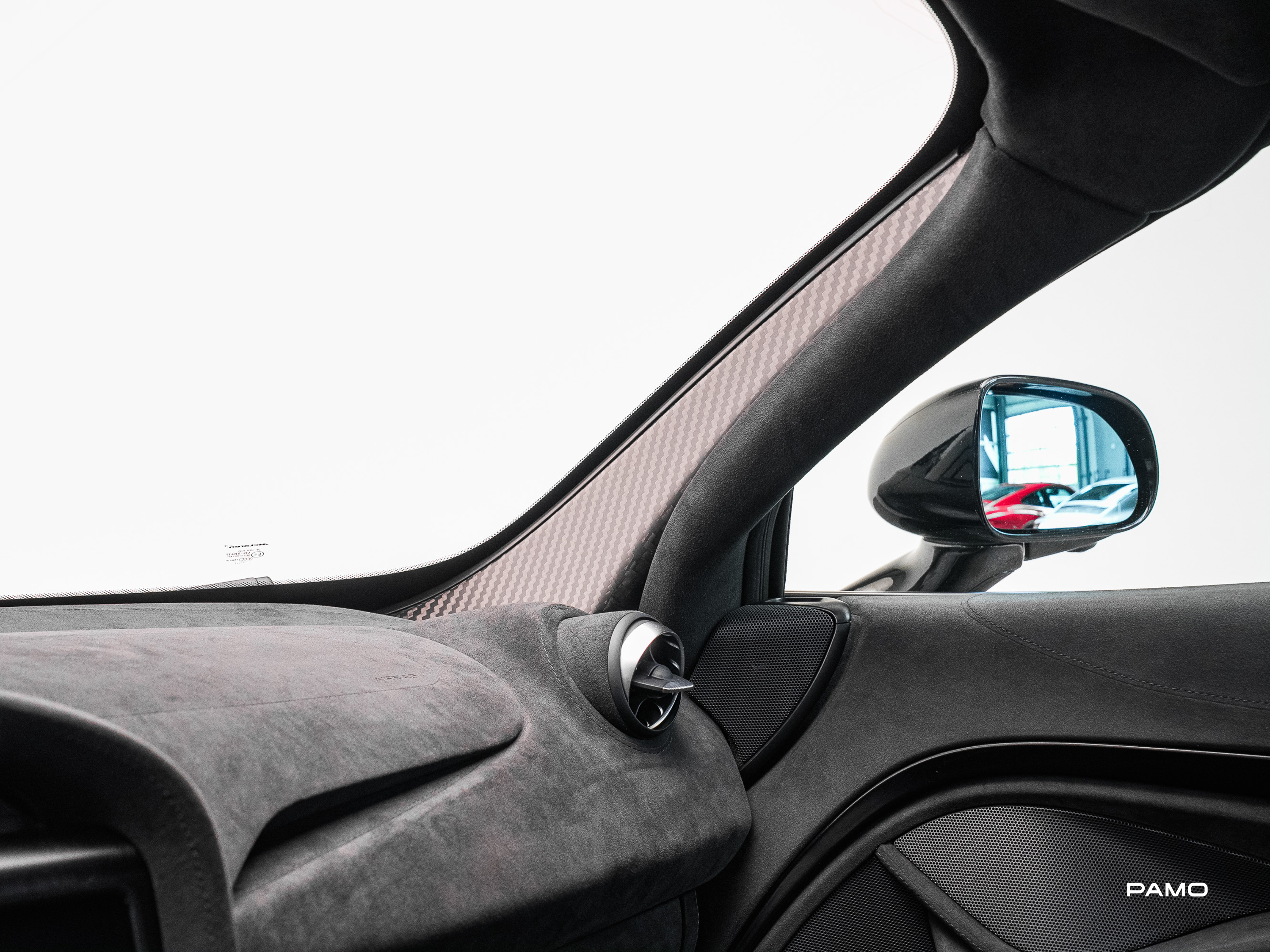 1067_McLaren_750s-31.jpg