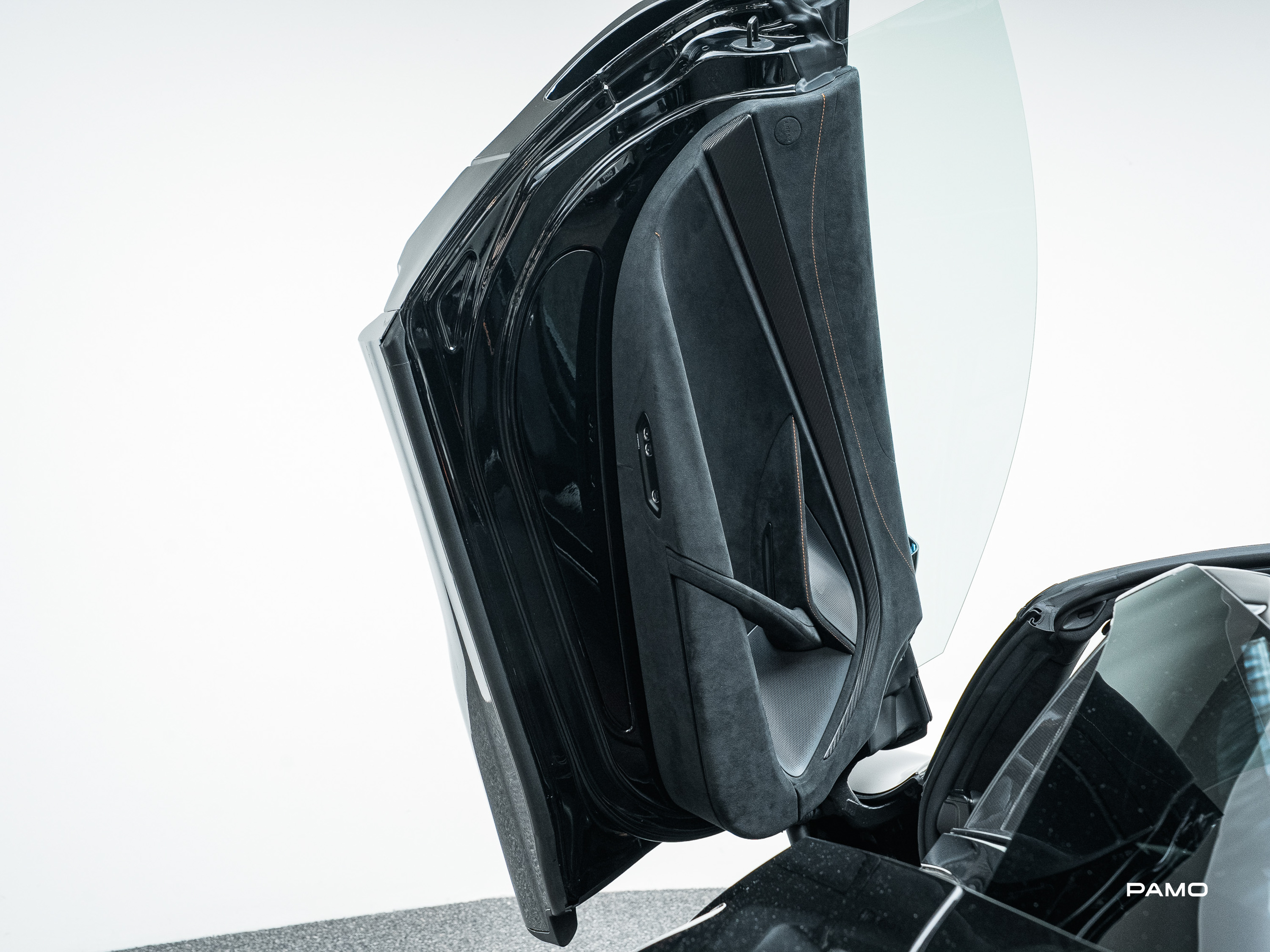 1341_McLaren 765LT Spider-45.jpg