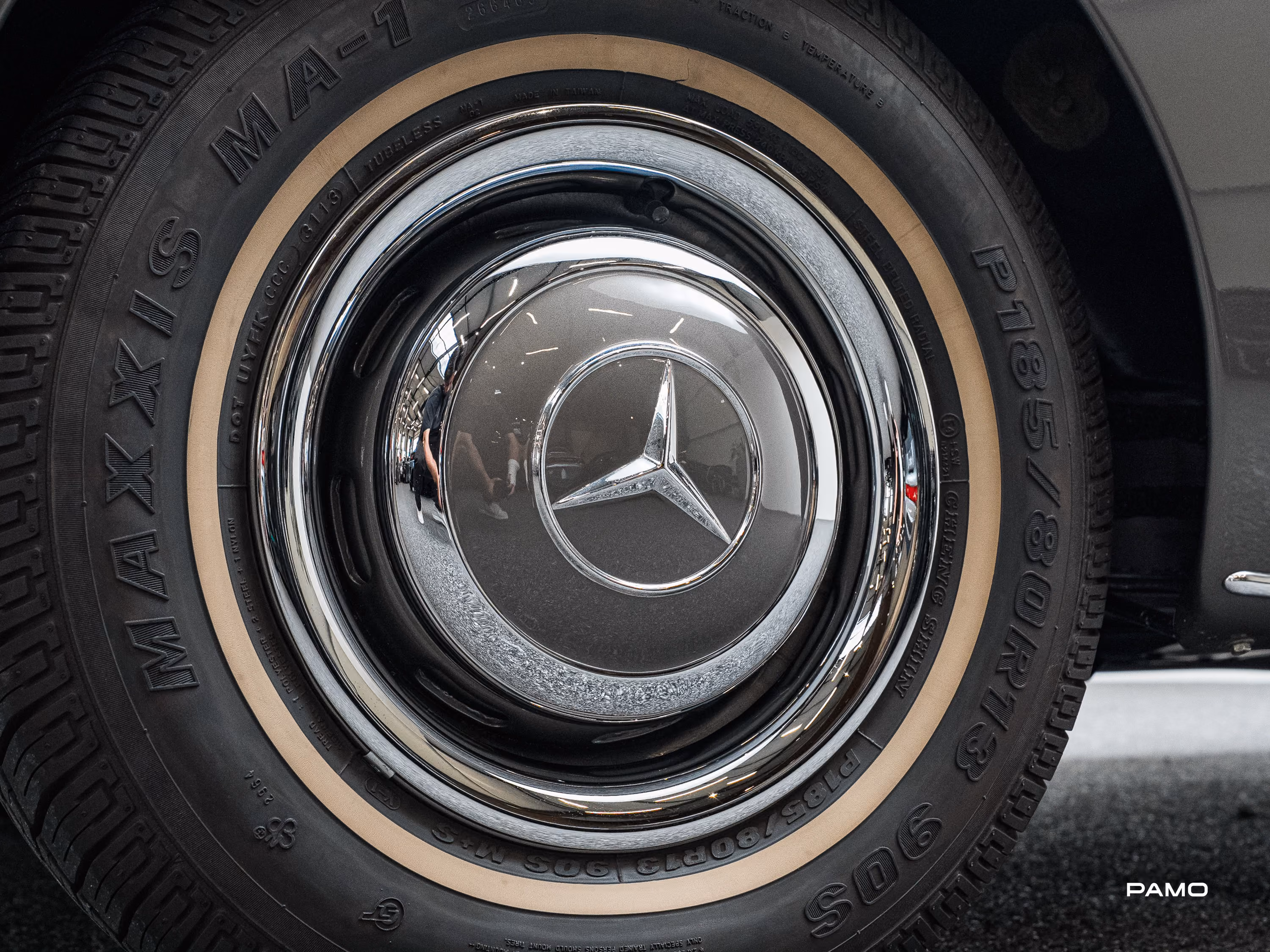 1249_Mercedes_Benz_190_SL-22.jpg