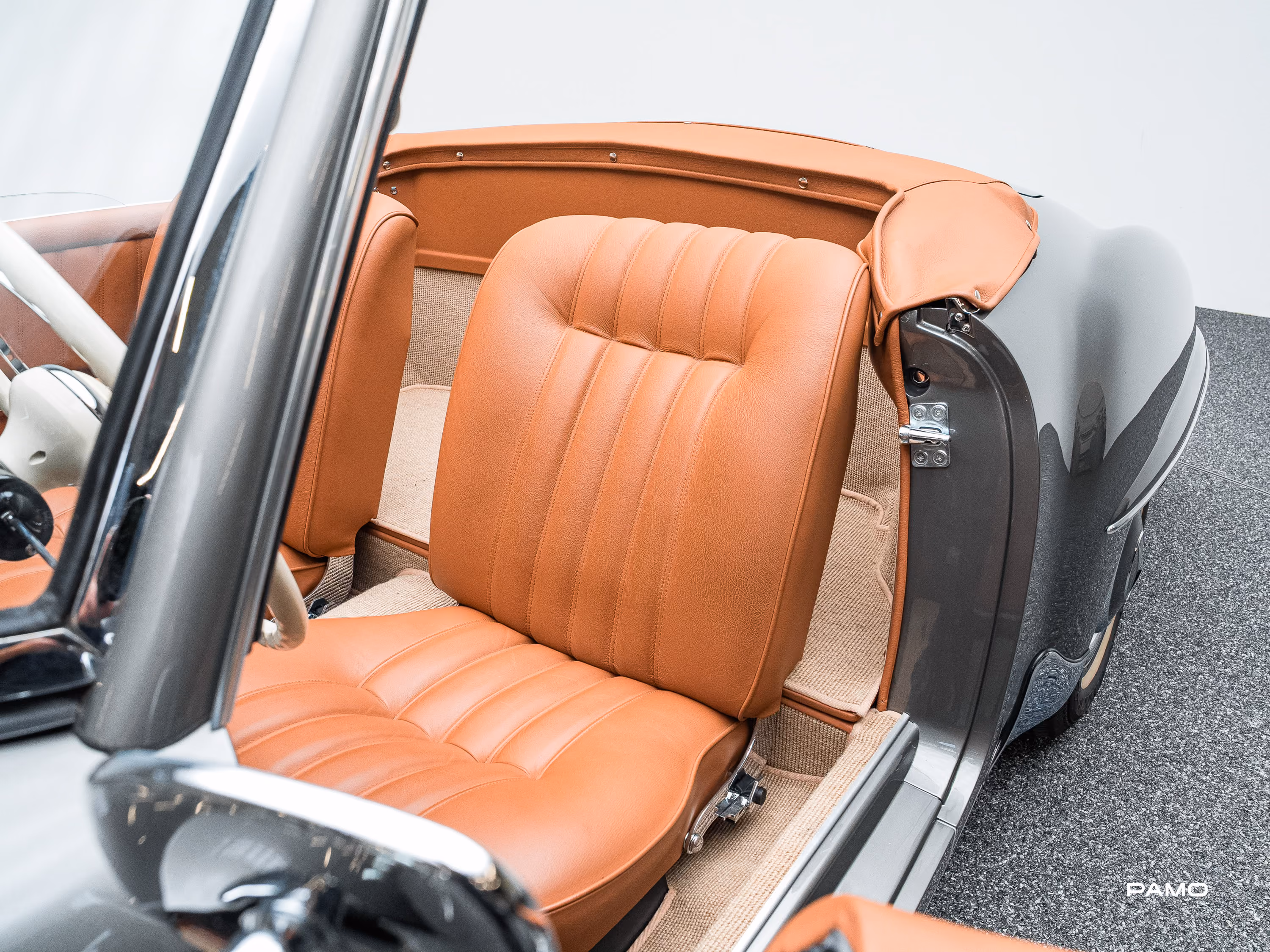 1249_Mercedes_Benz_190_SL-30.jpg