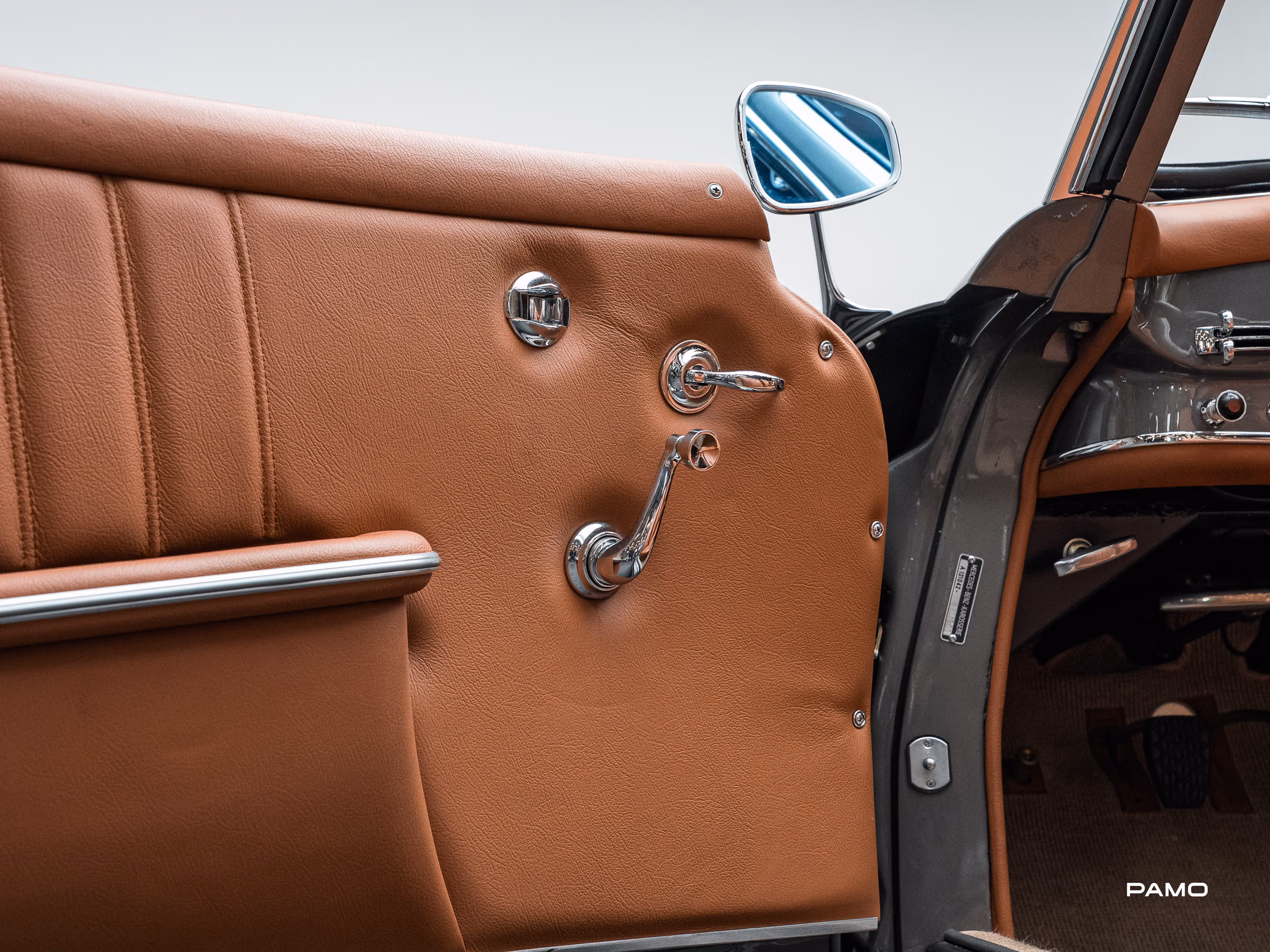 1249_Mercedes_Benz_190_SL-32.jpg