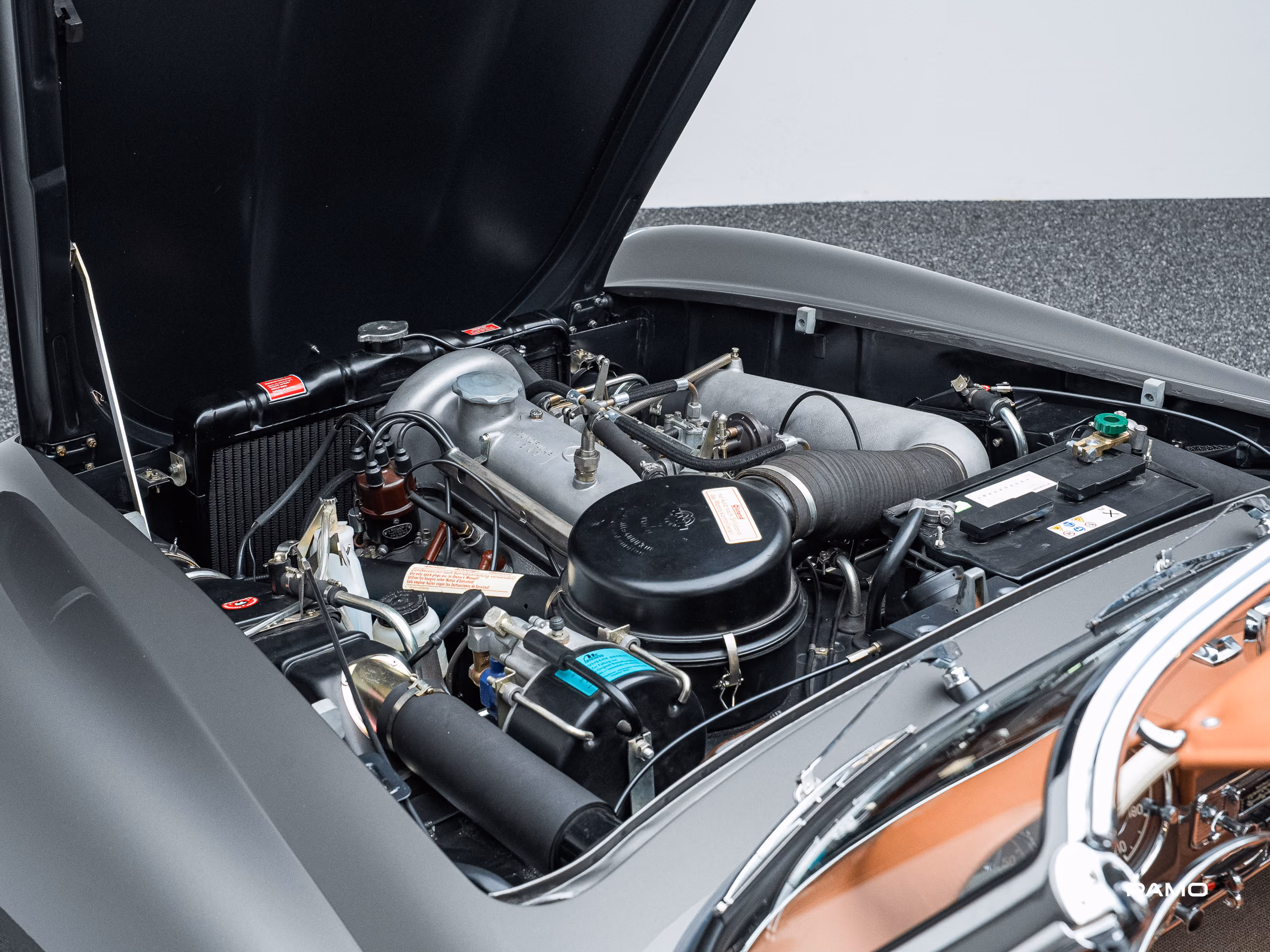 1249_Mercedes_Benz_190_SL-35.jpg