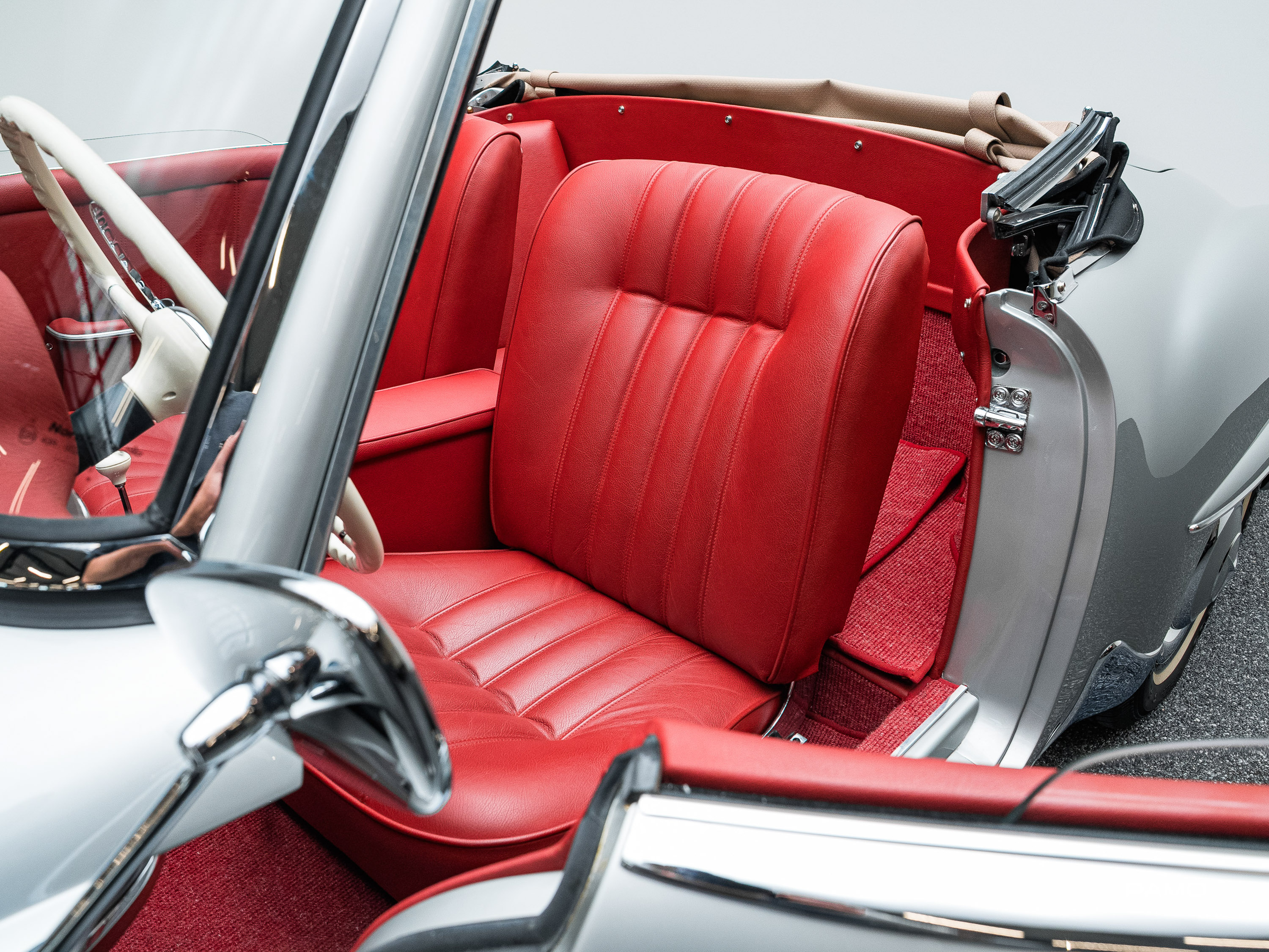 1162_Mercedes_Benz_190_SL-13.jpg