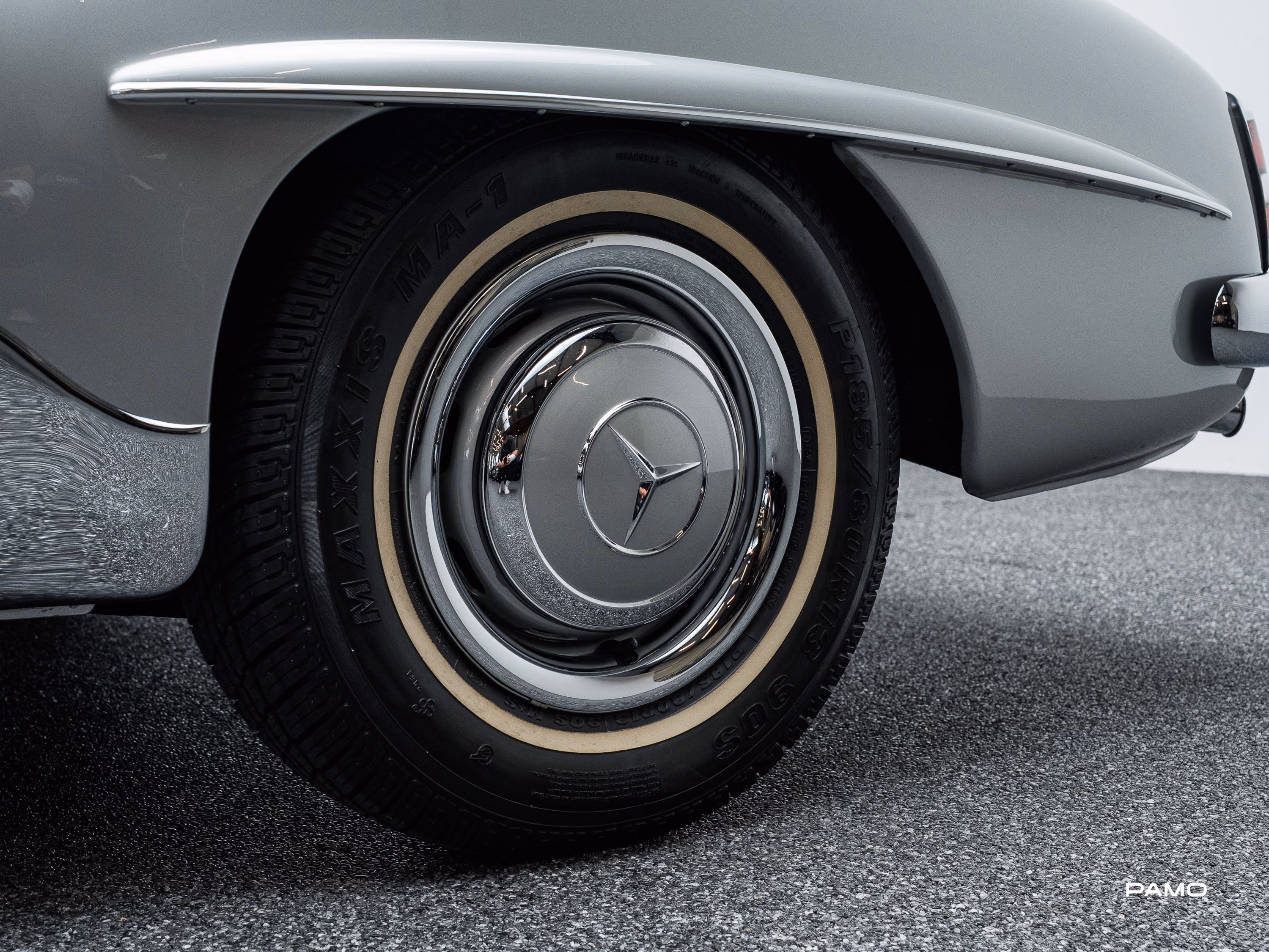 1162_Mercedes_Benz_190_SL-21.jpg