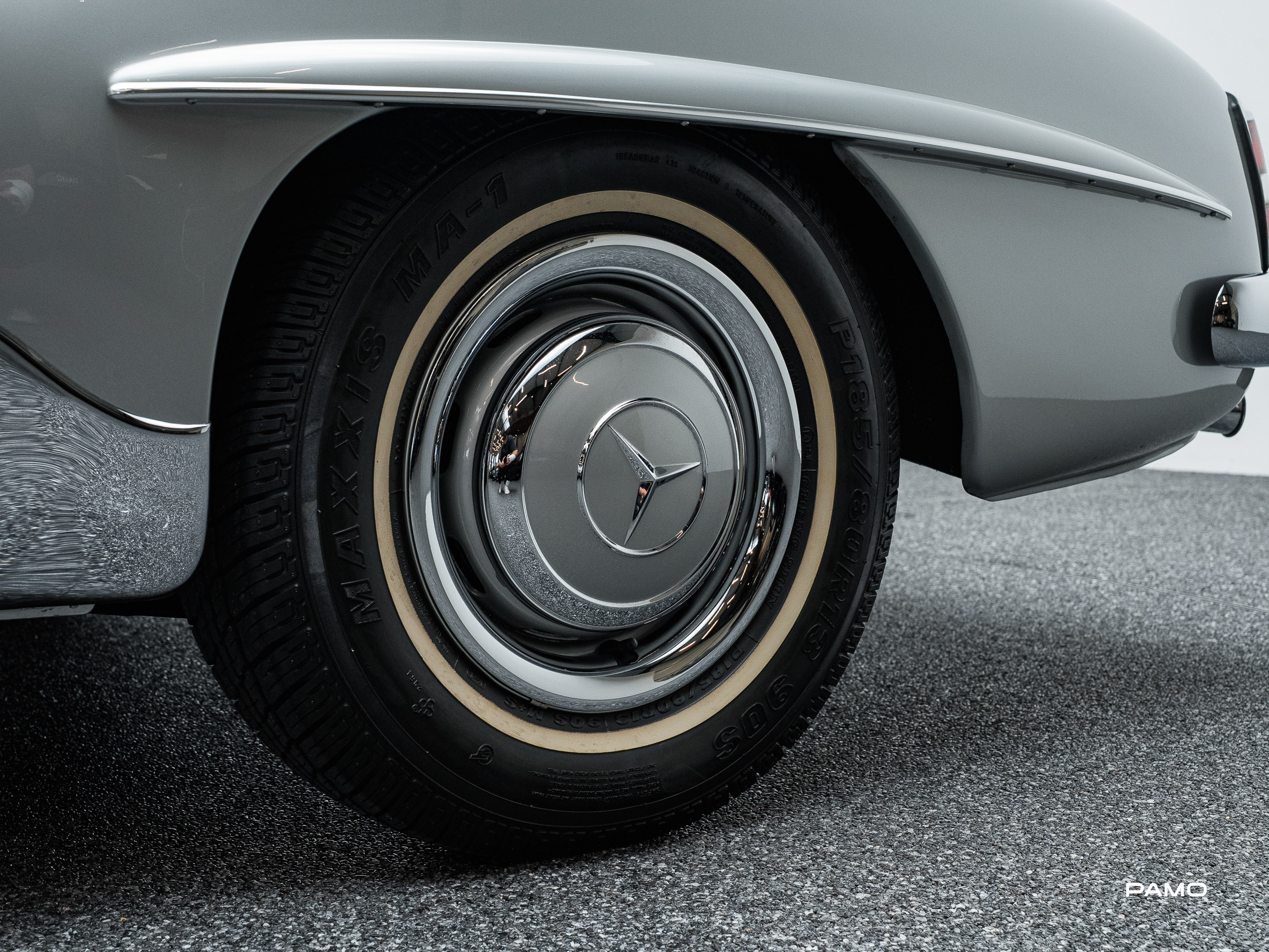 1162_Mercedes_Benz_190_SL-21.jpg
