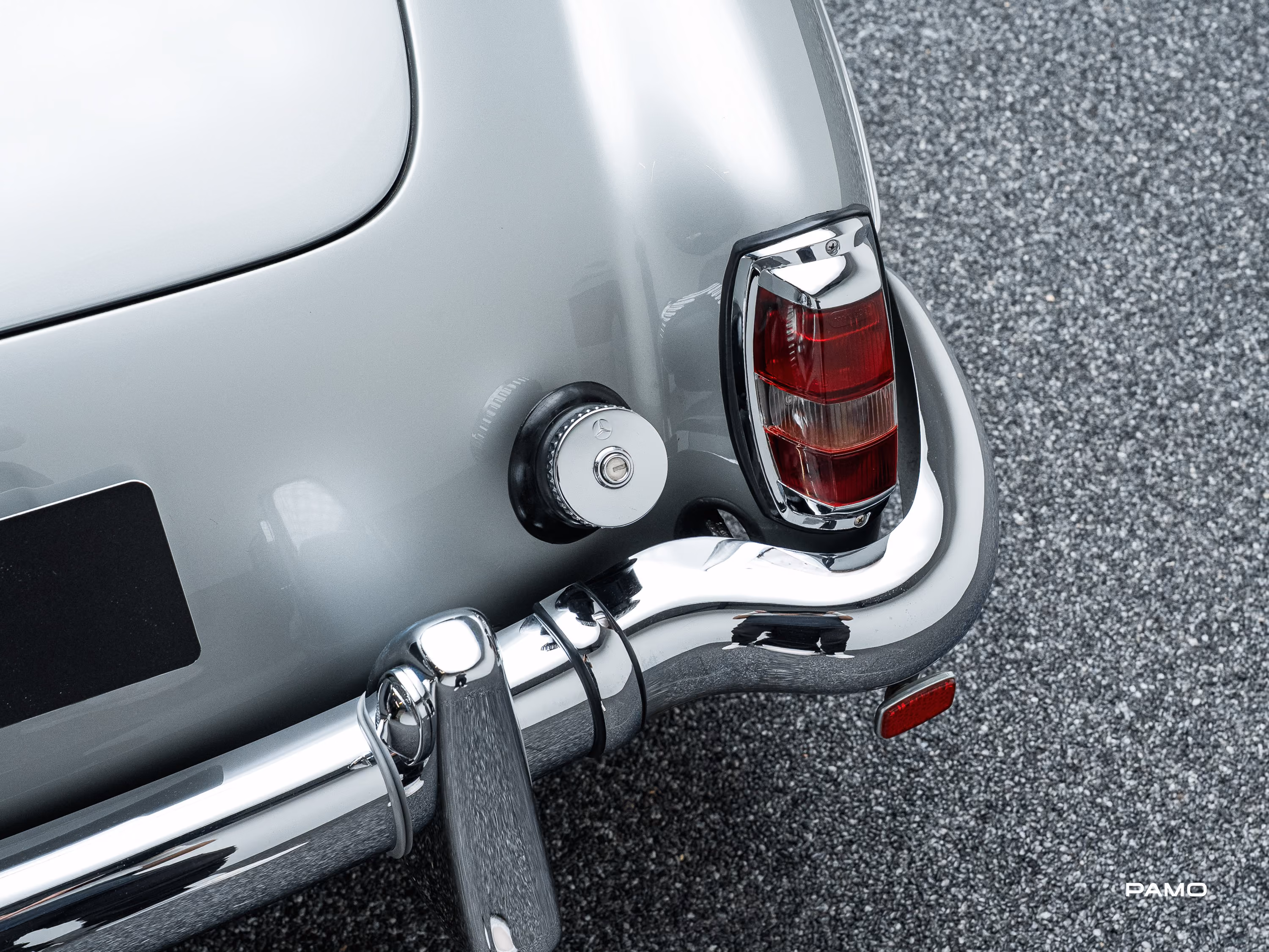 1162_Mercedes_Benz_190_SL-24.jpg