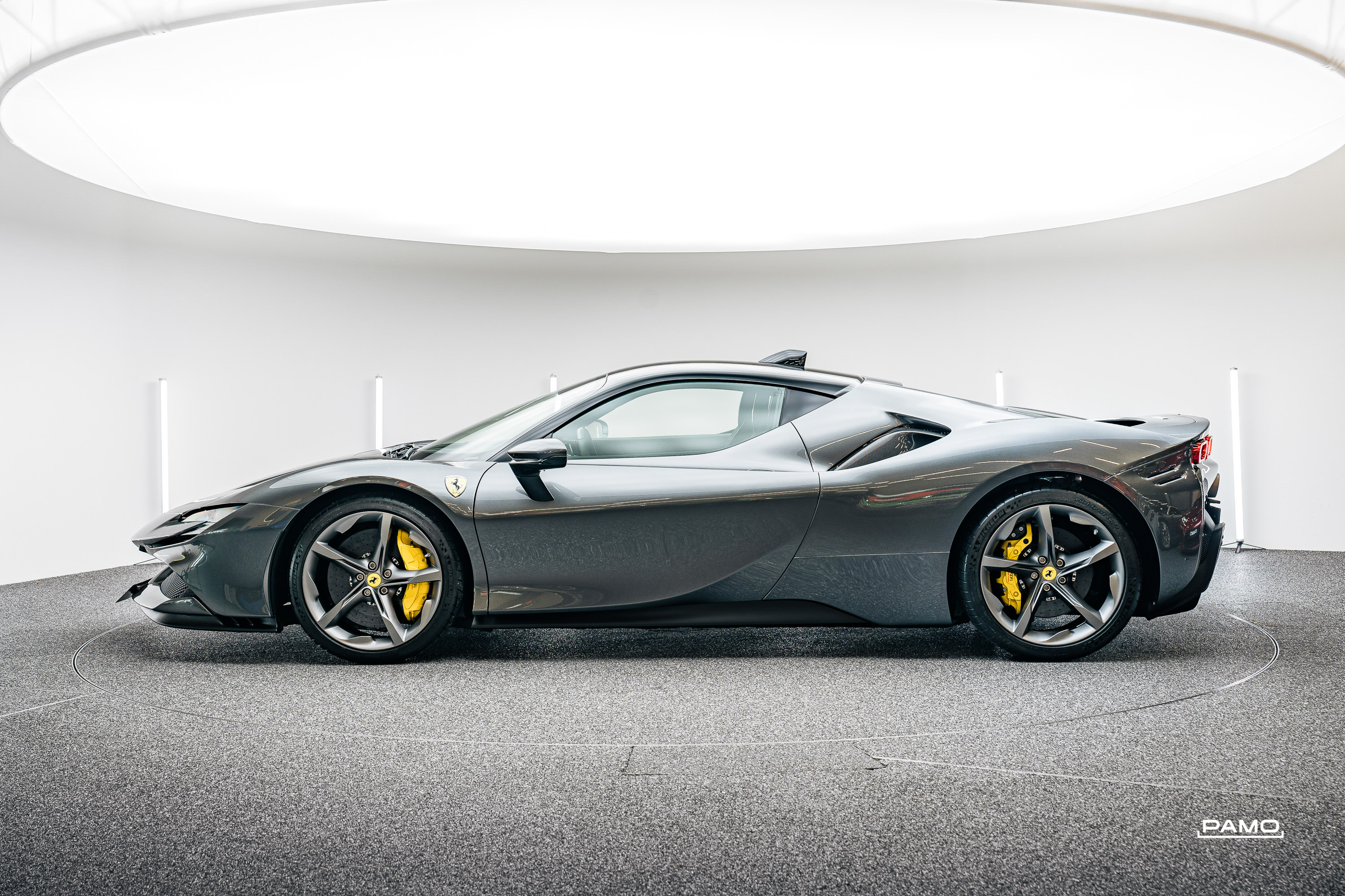 767_Ferrari_SF90_Stradale_grey-3.jpg