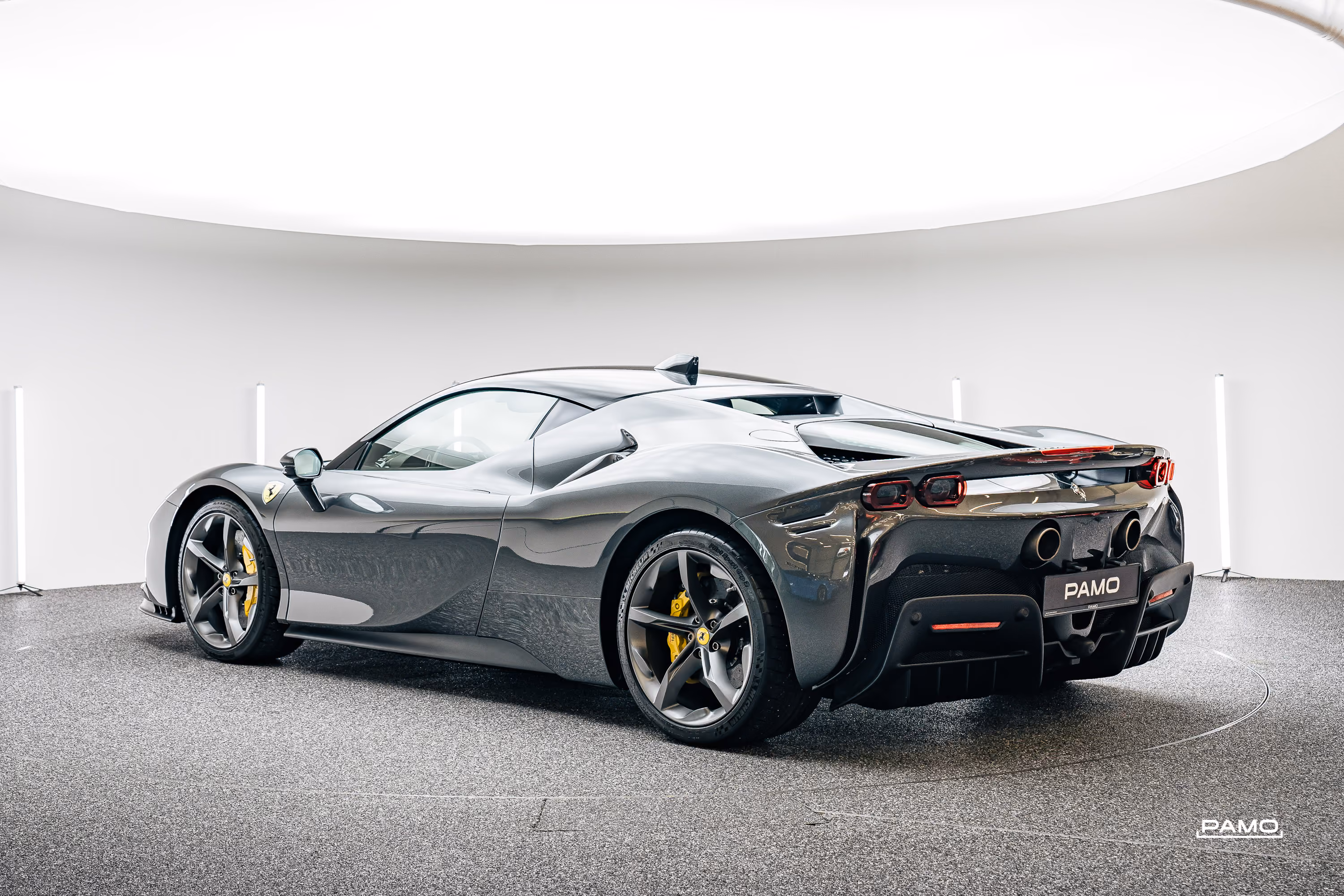 767_Ferrari_SF90_Stradale_grey-4.jpg