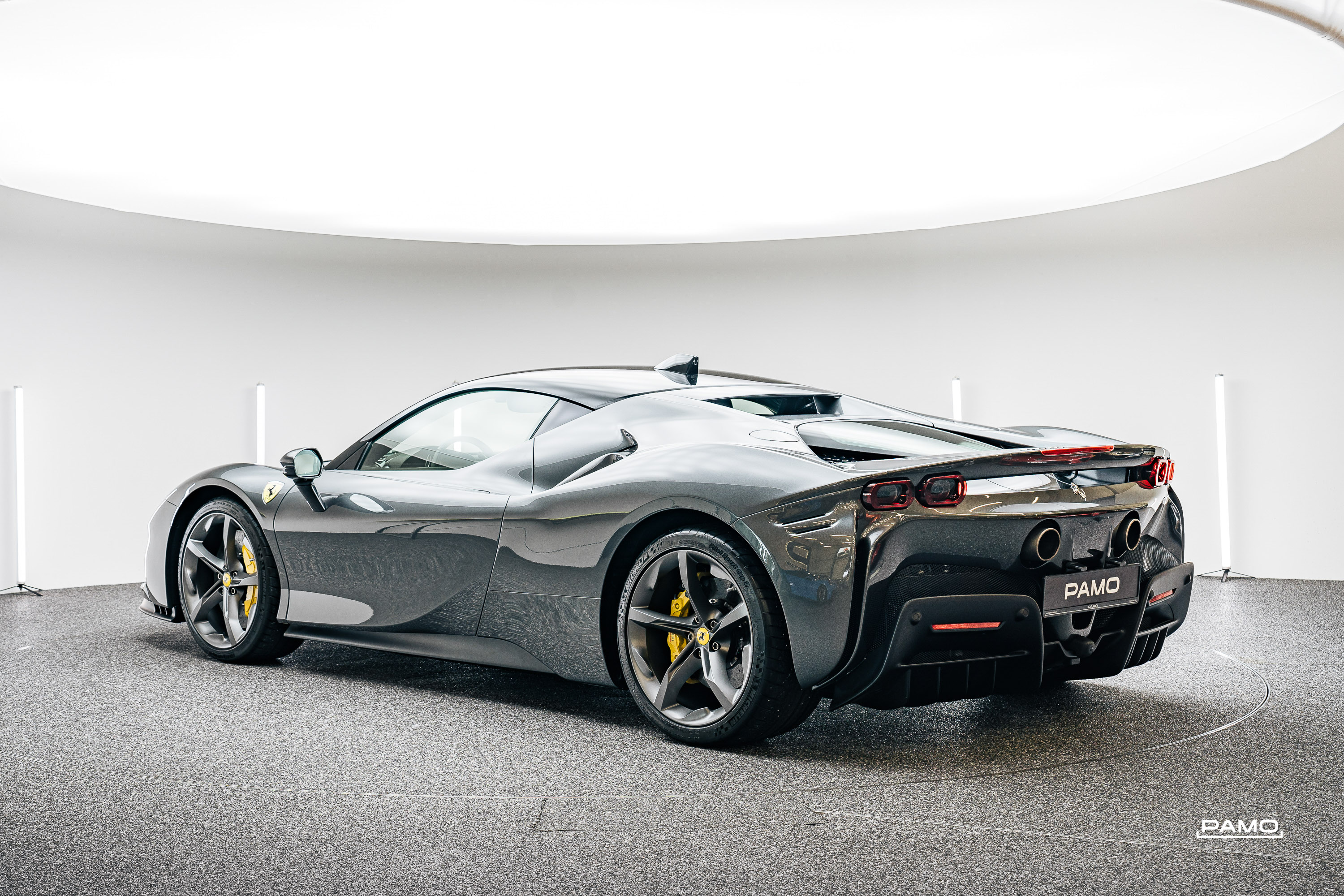 767_Ferrari_SF90_Stradale_grey-4.jpg