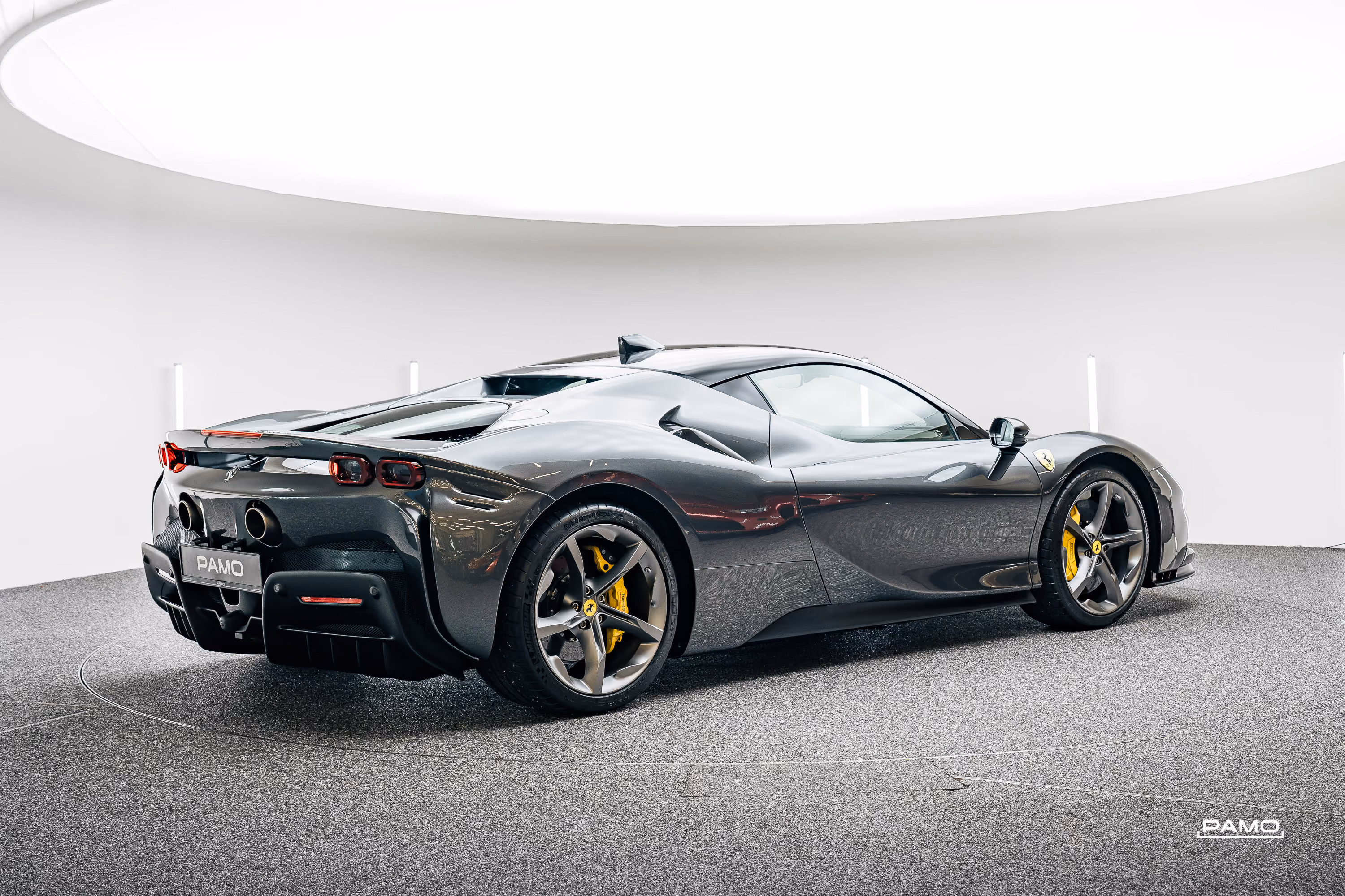 767_Ferrari_SF90_Stradale_grey-6.jpg