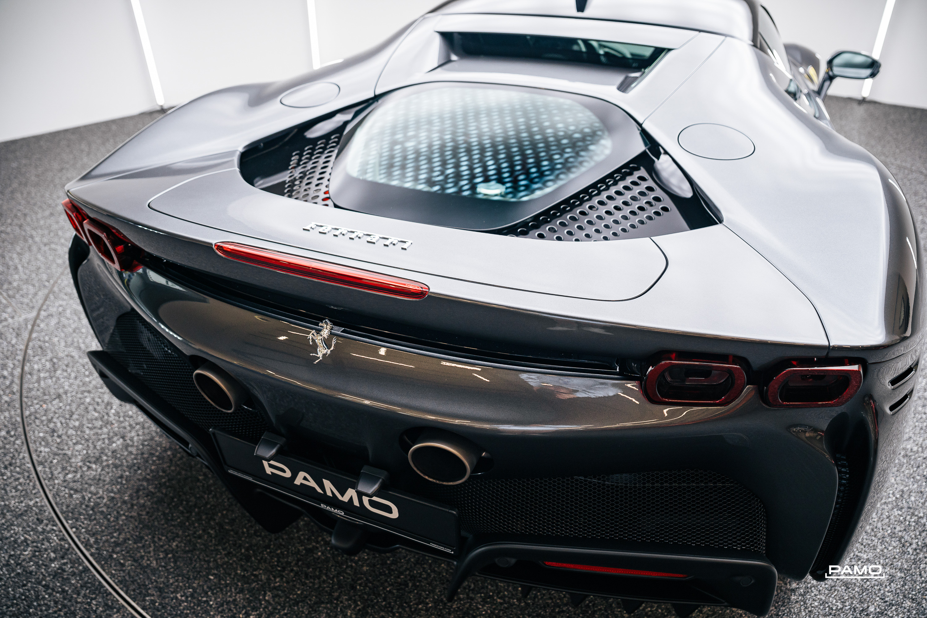 767_Ferrari_SF90_Stradale_grey-24.jpg