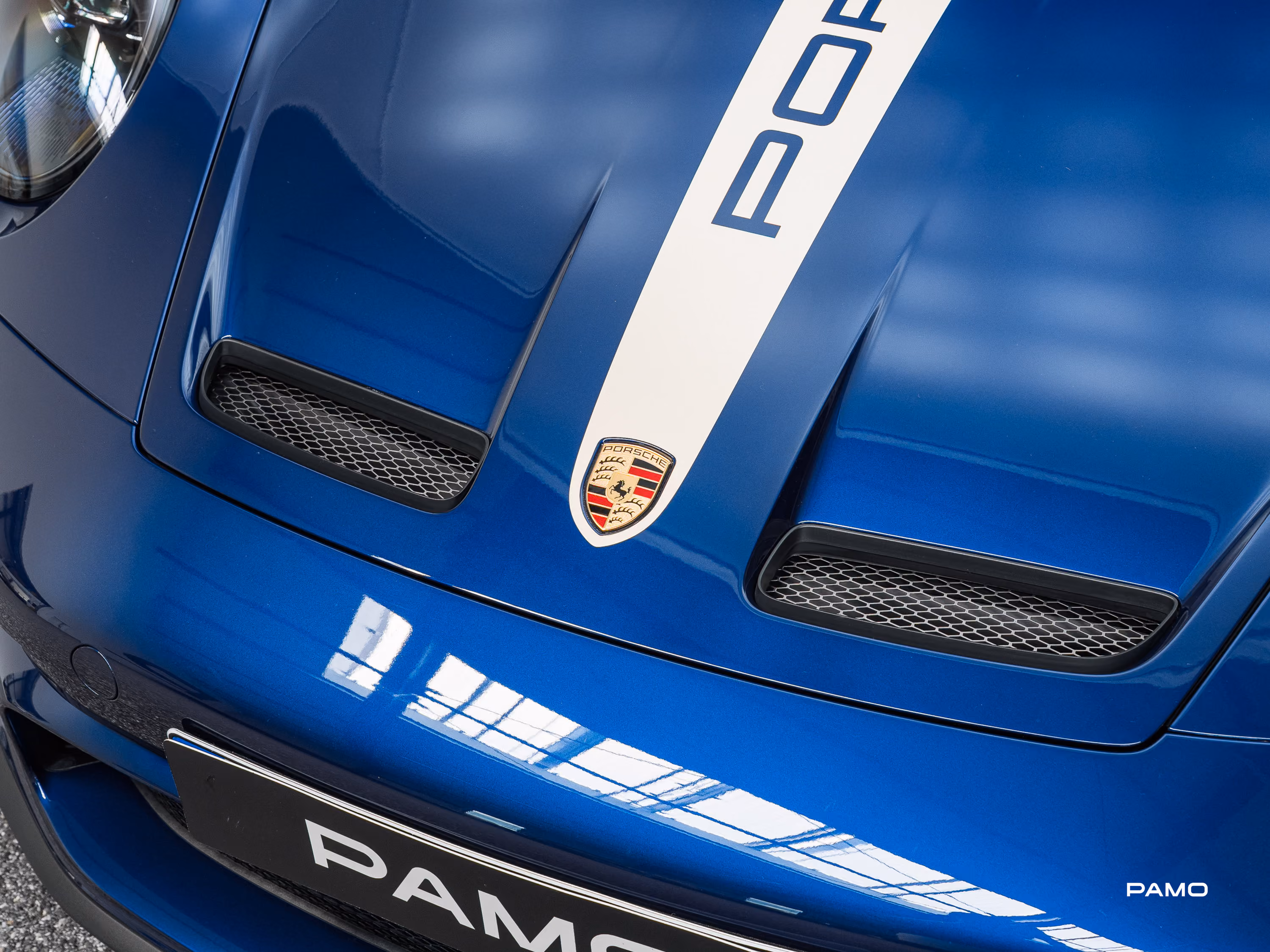 510_Porsche_992_GT3_Touring_blue-9.jpg