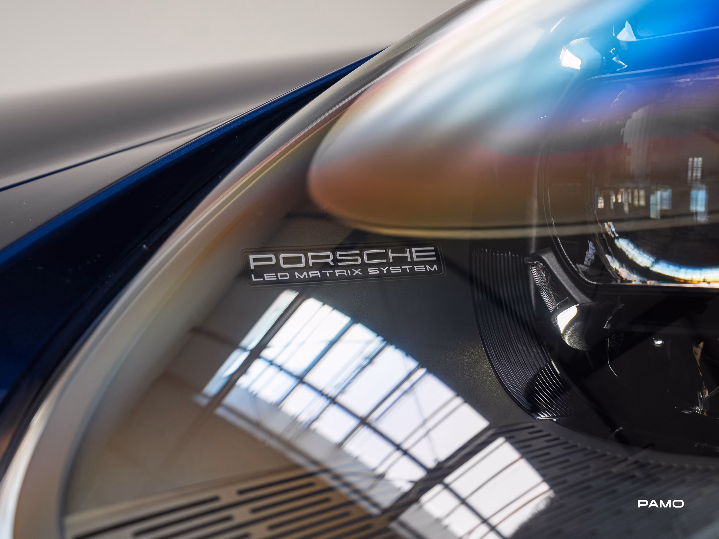 510_Porsche_992_GT3_Touring_blue-16.jpg