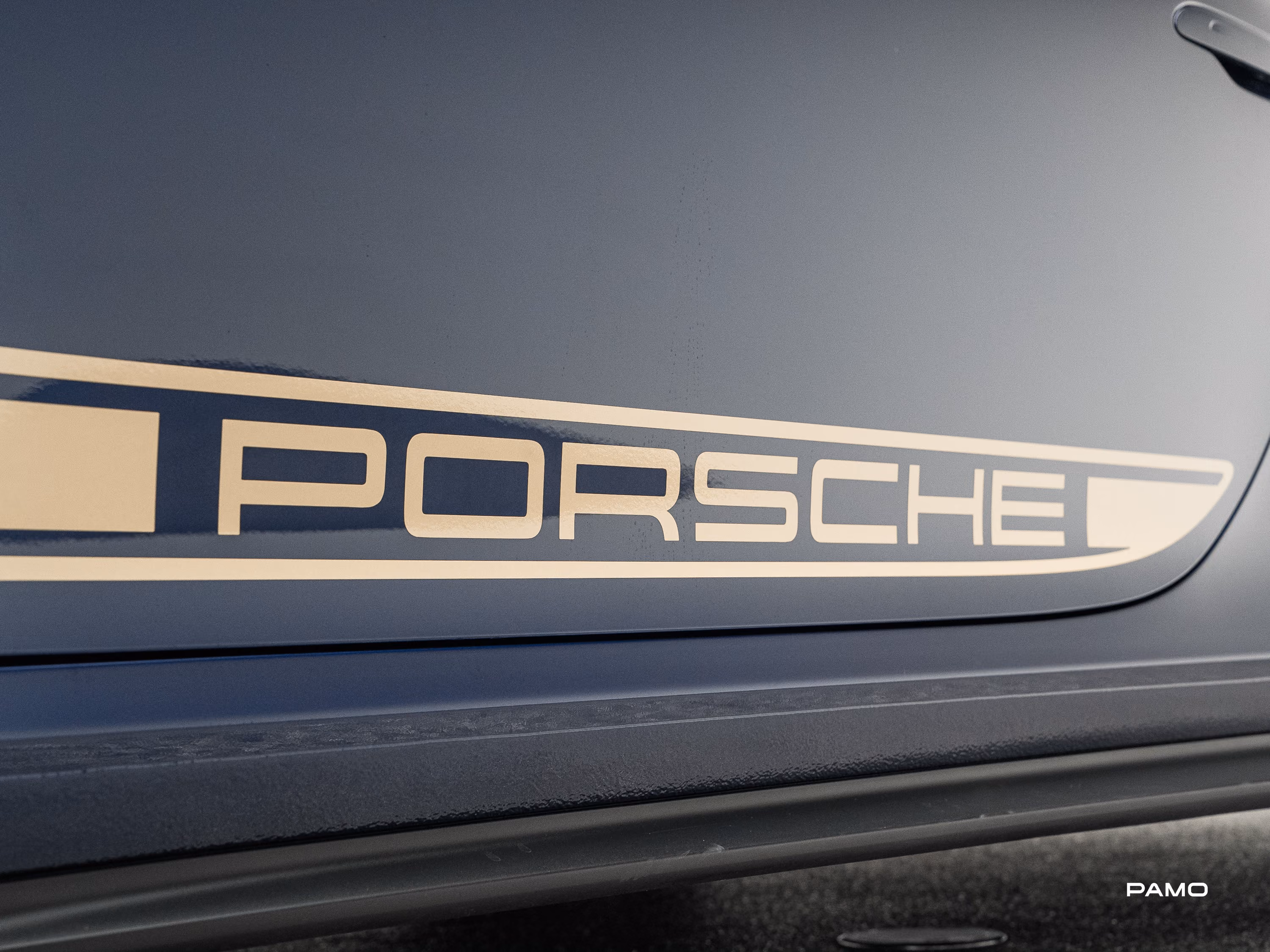 510_Porsche_992_GT3_Touring_blue-22.jpg