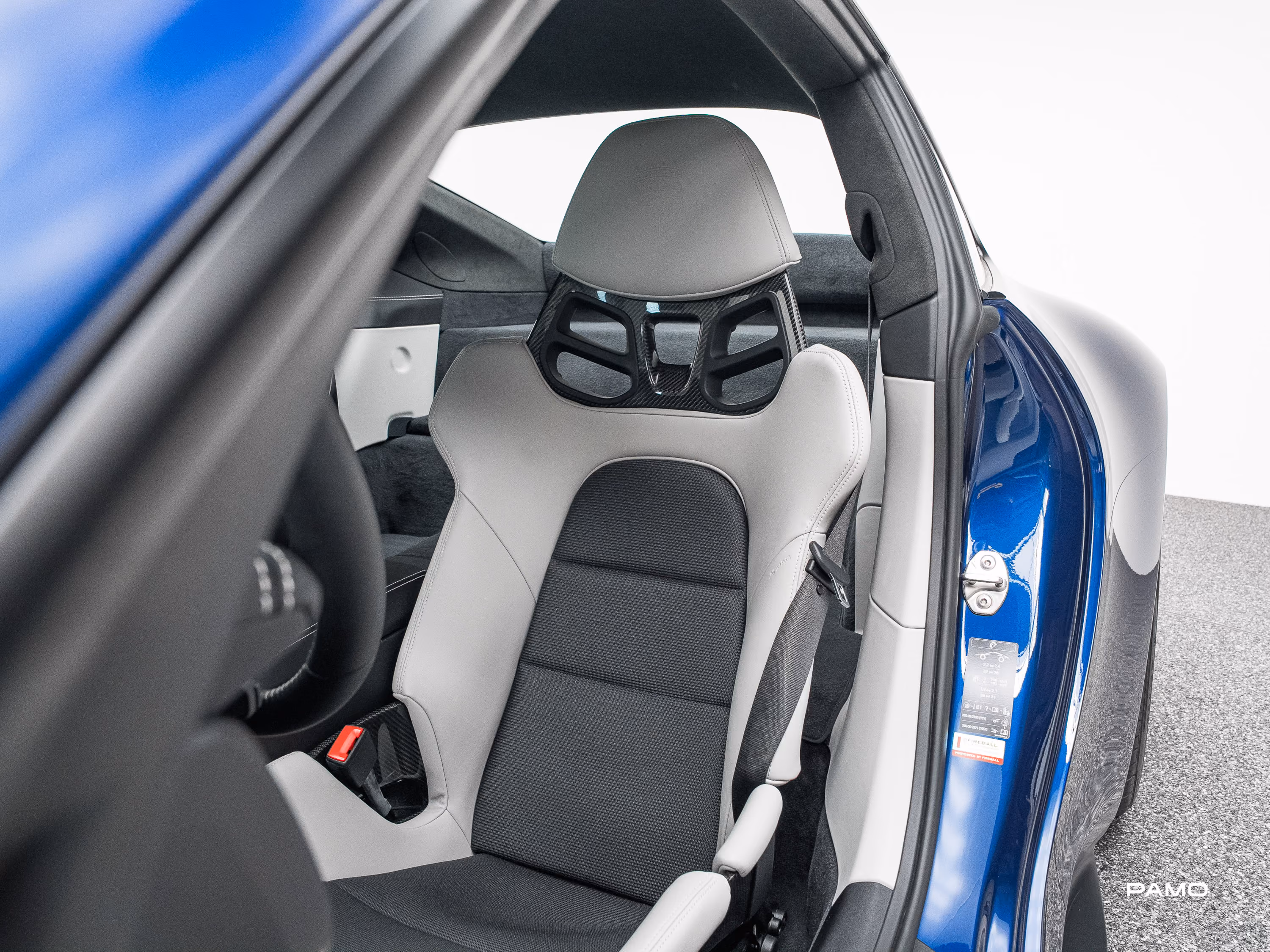 510_Porsche_992_GT3_Touring_blue-24.jpg