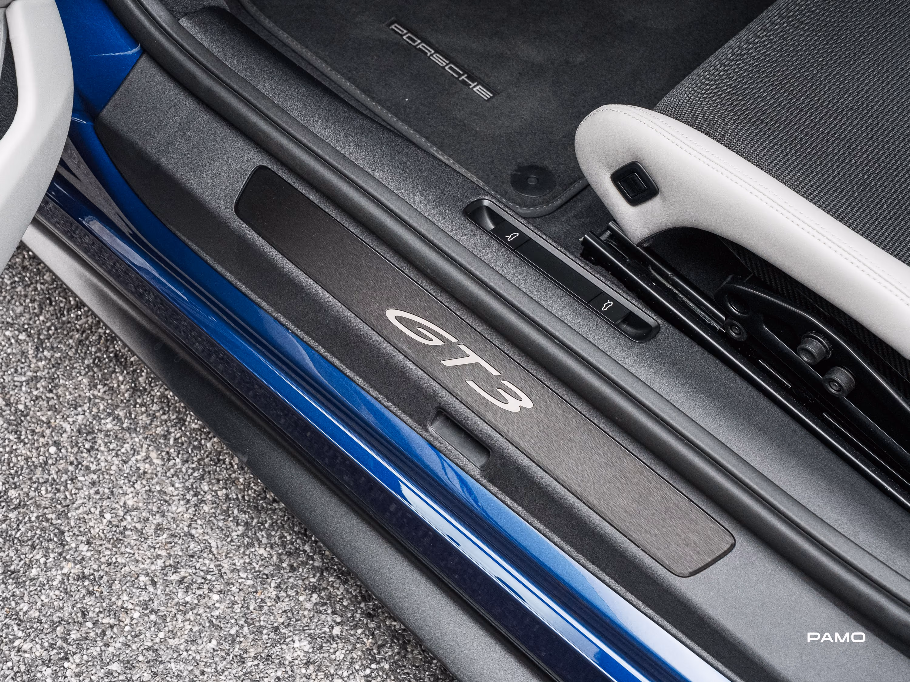 510_Porsche_992_GT3_Touring_blue-26.jpg