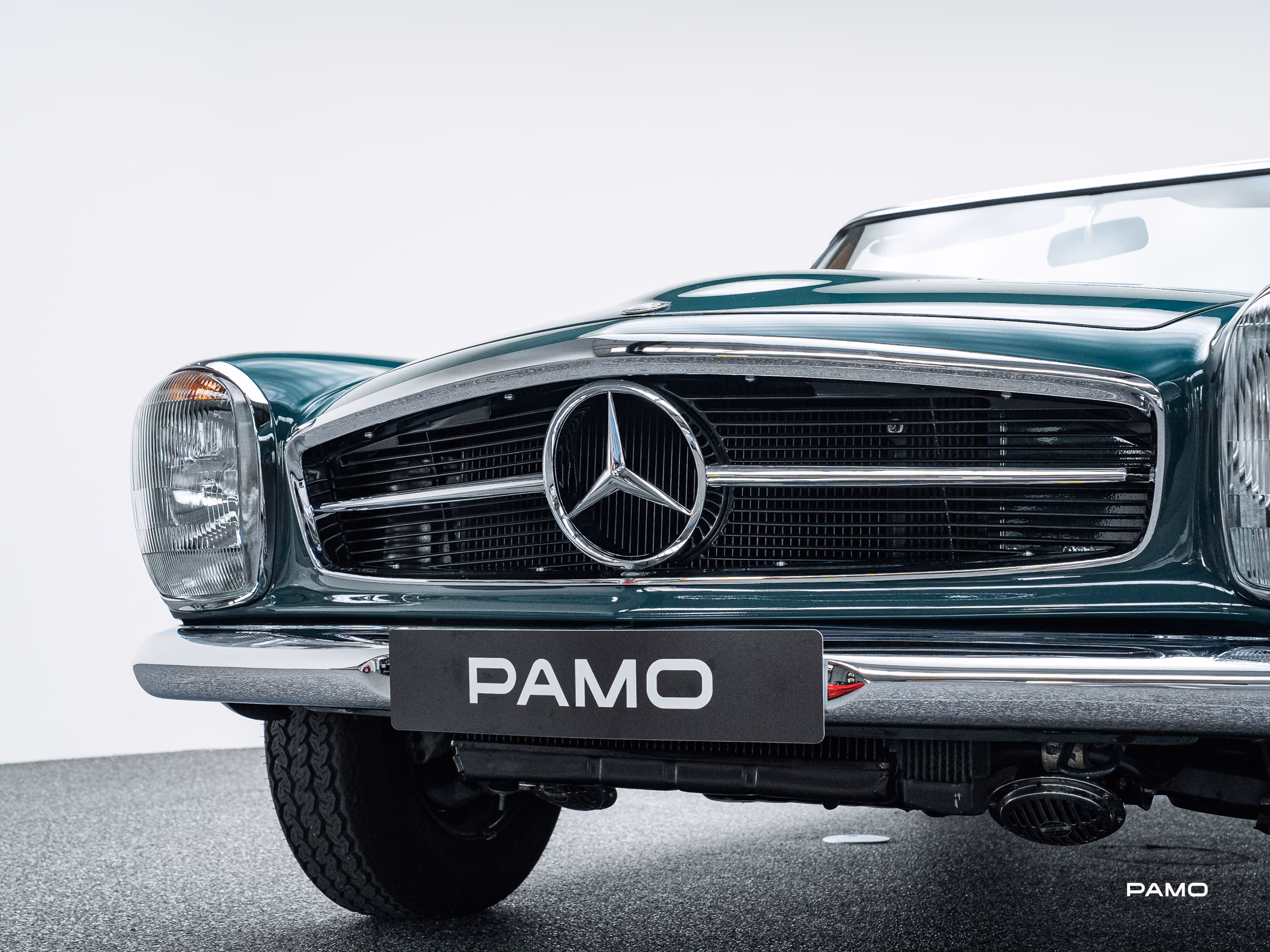1292_Mercedes_Benz_SL_280_Pagode-18.jpg