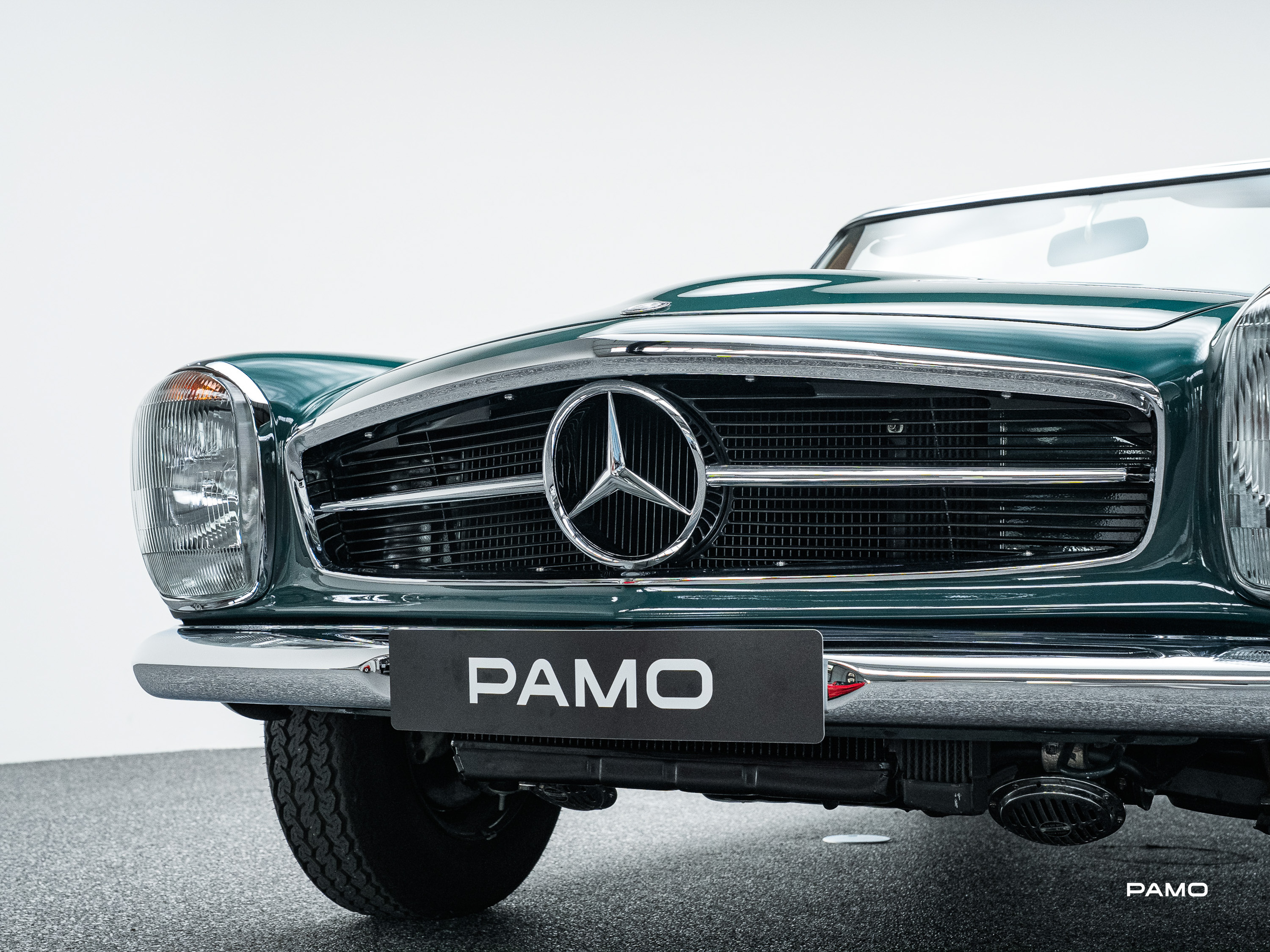 1292_Mercedes_Benz_SL_280_Pagode-18.jpg