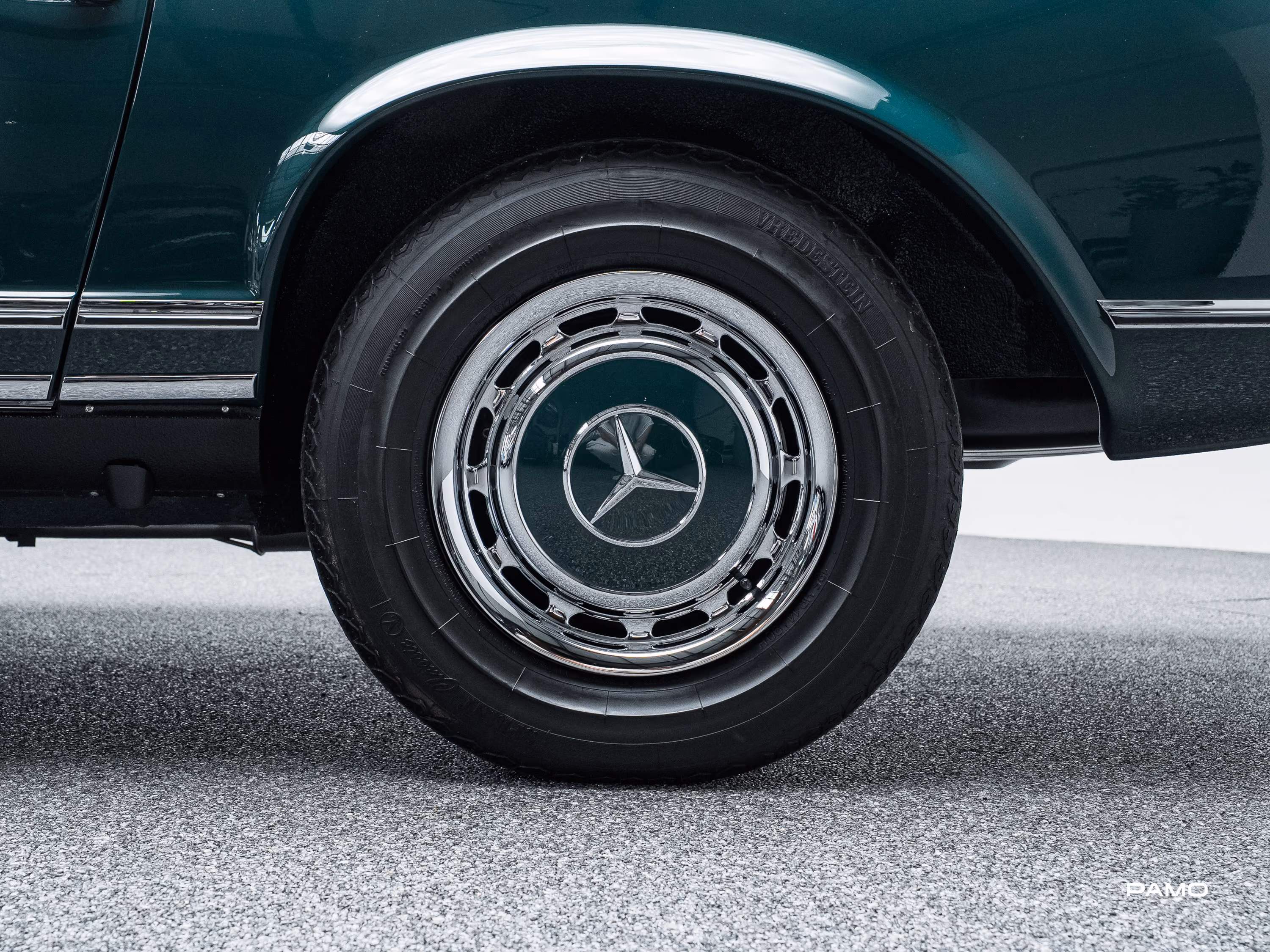 1292_Mercedes_Benz_SL_280_Pagode-24.jpg