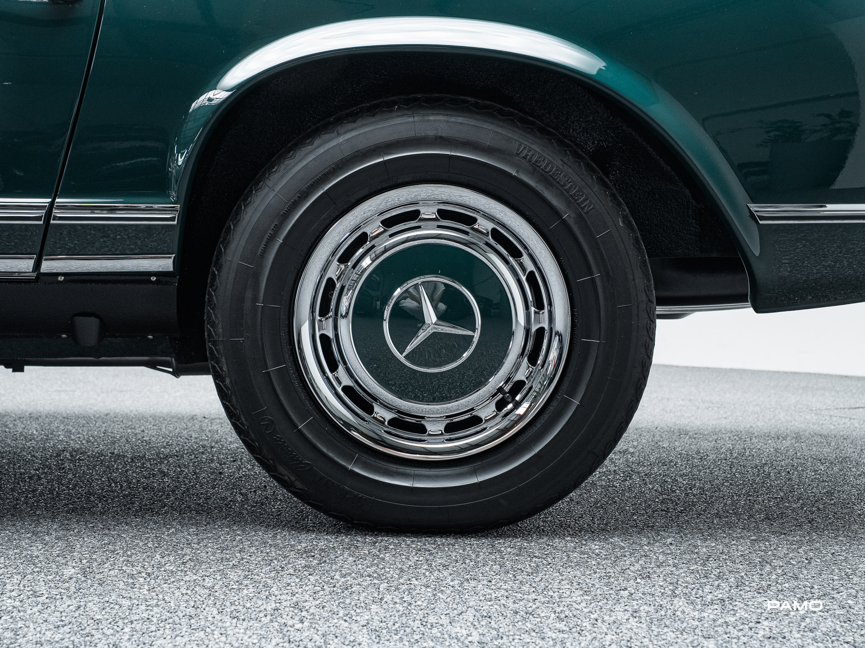 1292_Mercedes_Benz_SL_280_Pagode-24.jpg