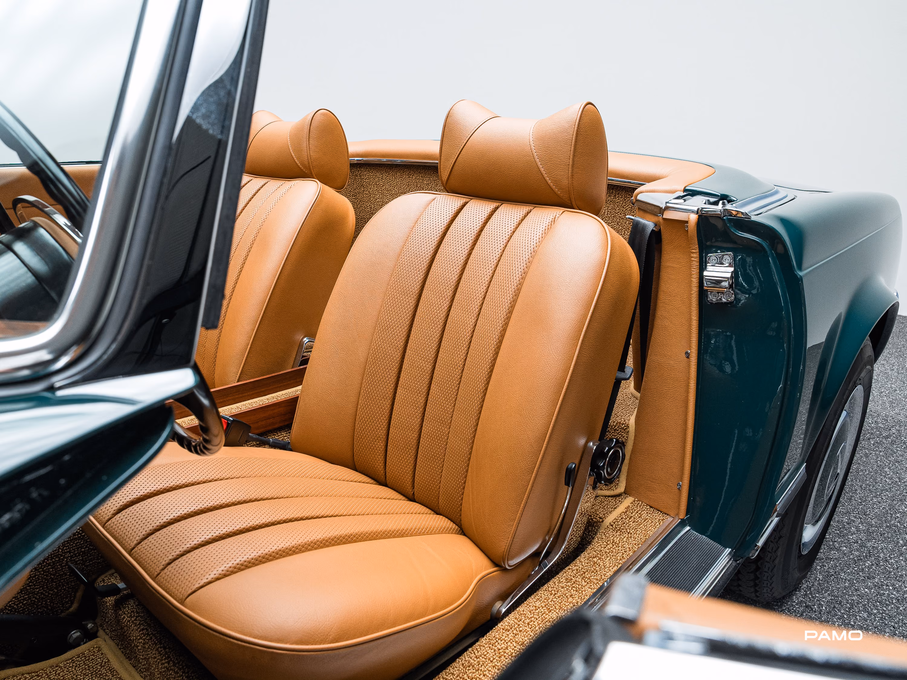 1292_Mercedes_Benz_SL_280_Pagode-25.jpg