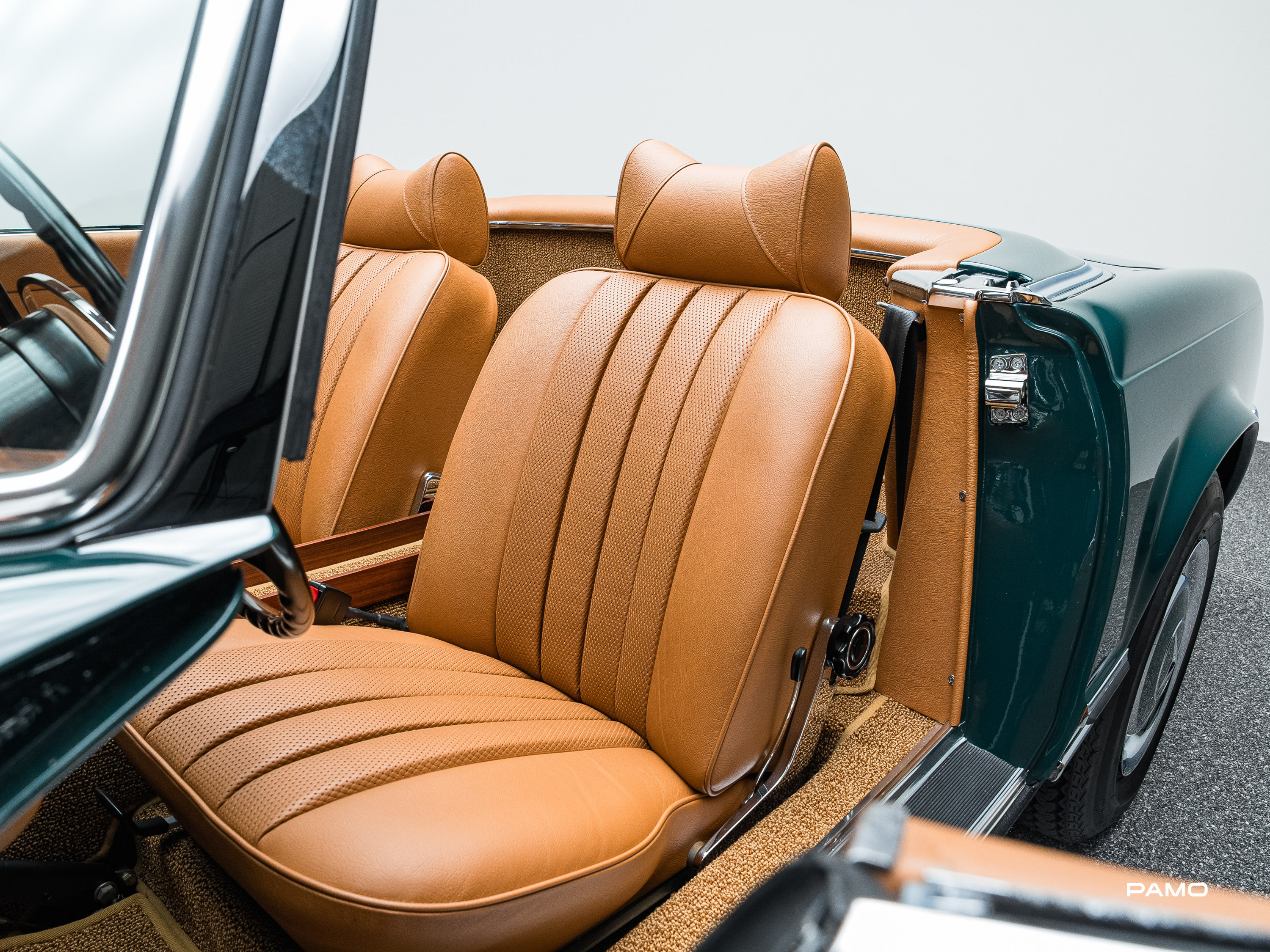 1292_Mercedes_Benz_SL_280_Pagode-25.jpg