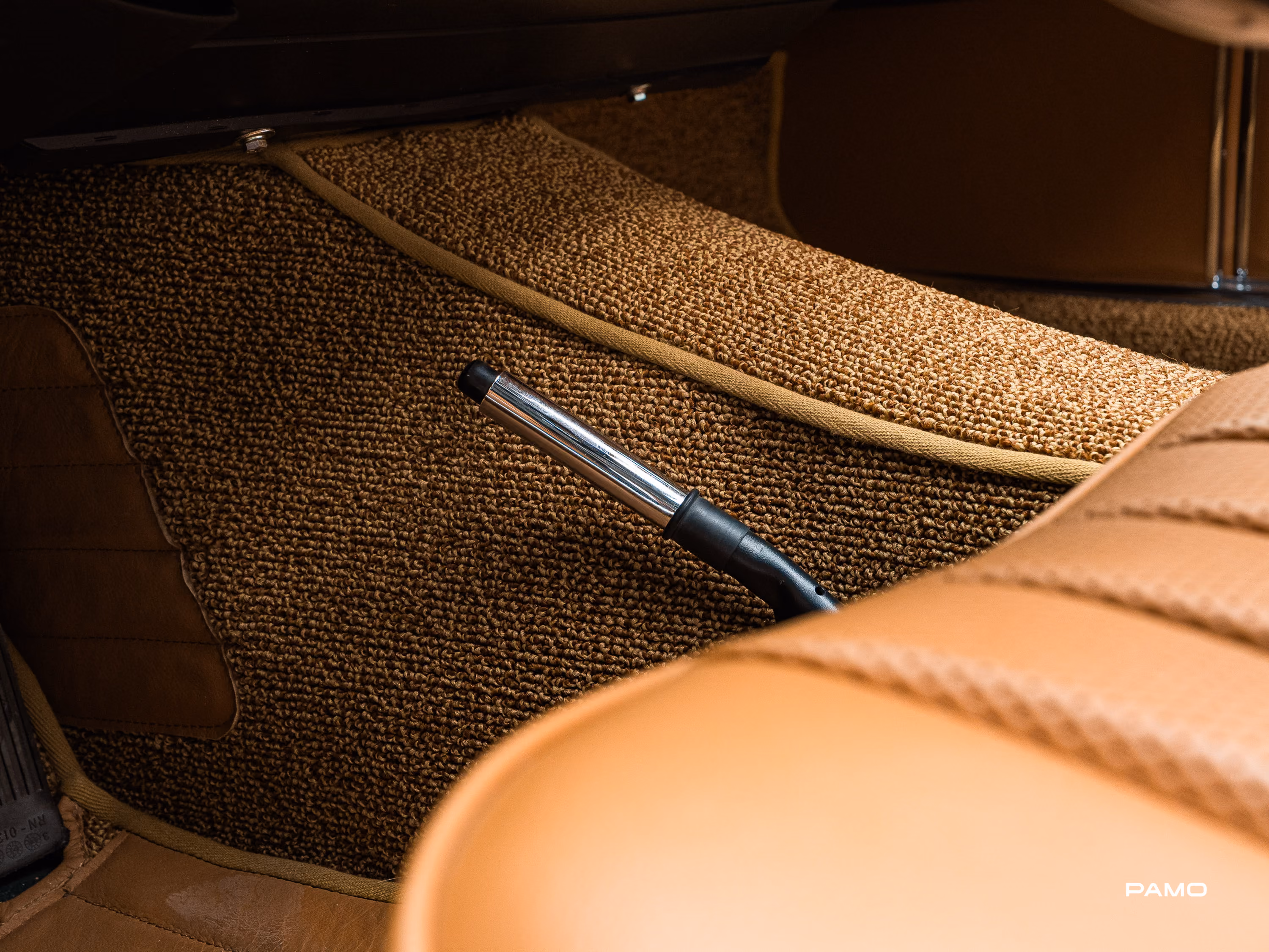 1292_Mercedes_Benz_SL_280_Pagode-27.jpg
