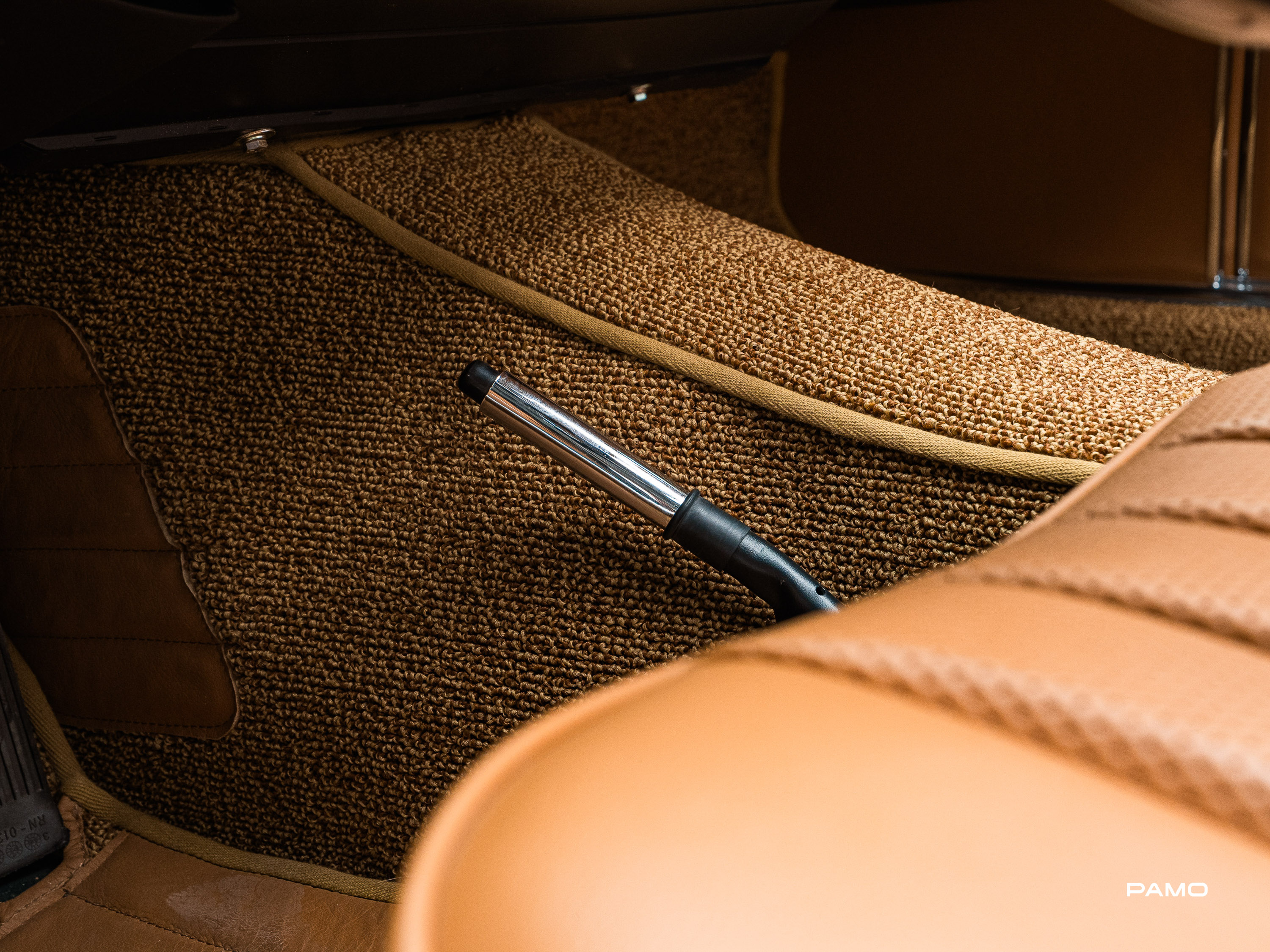1292_Mercedes_Benz_SL_280_Pagode-27.jpg