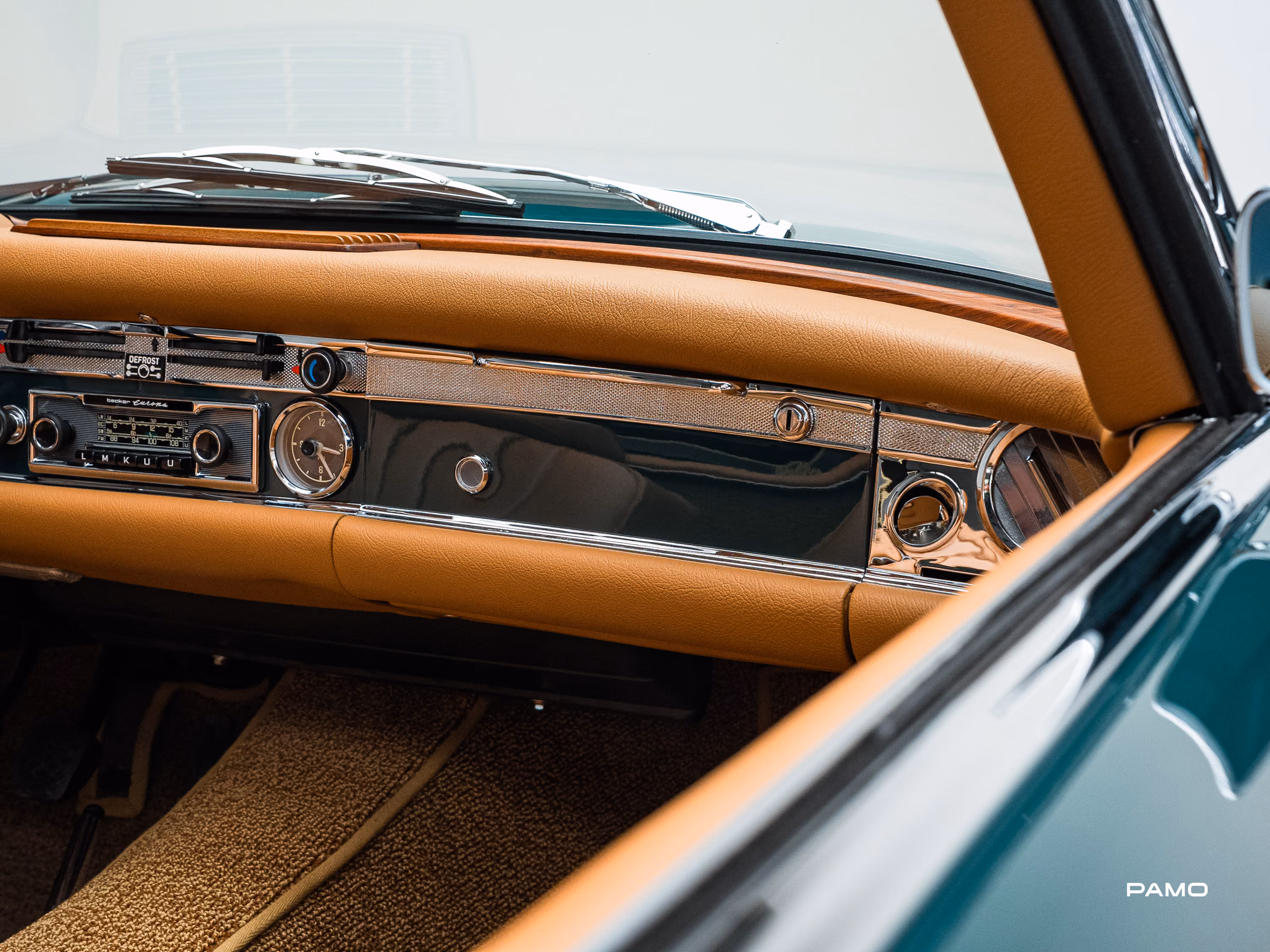 1292_Mercedes_Benz_SL_280_Pagode-41.jpg