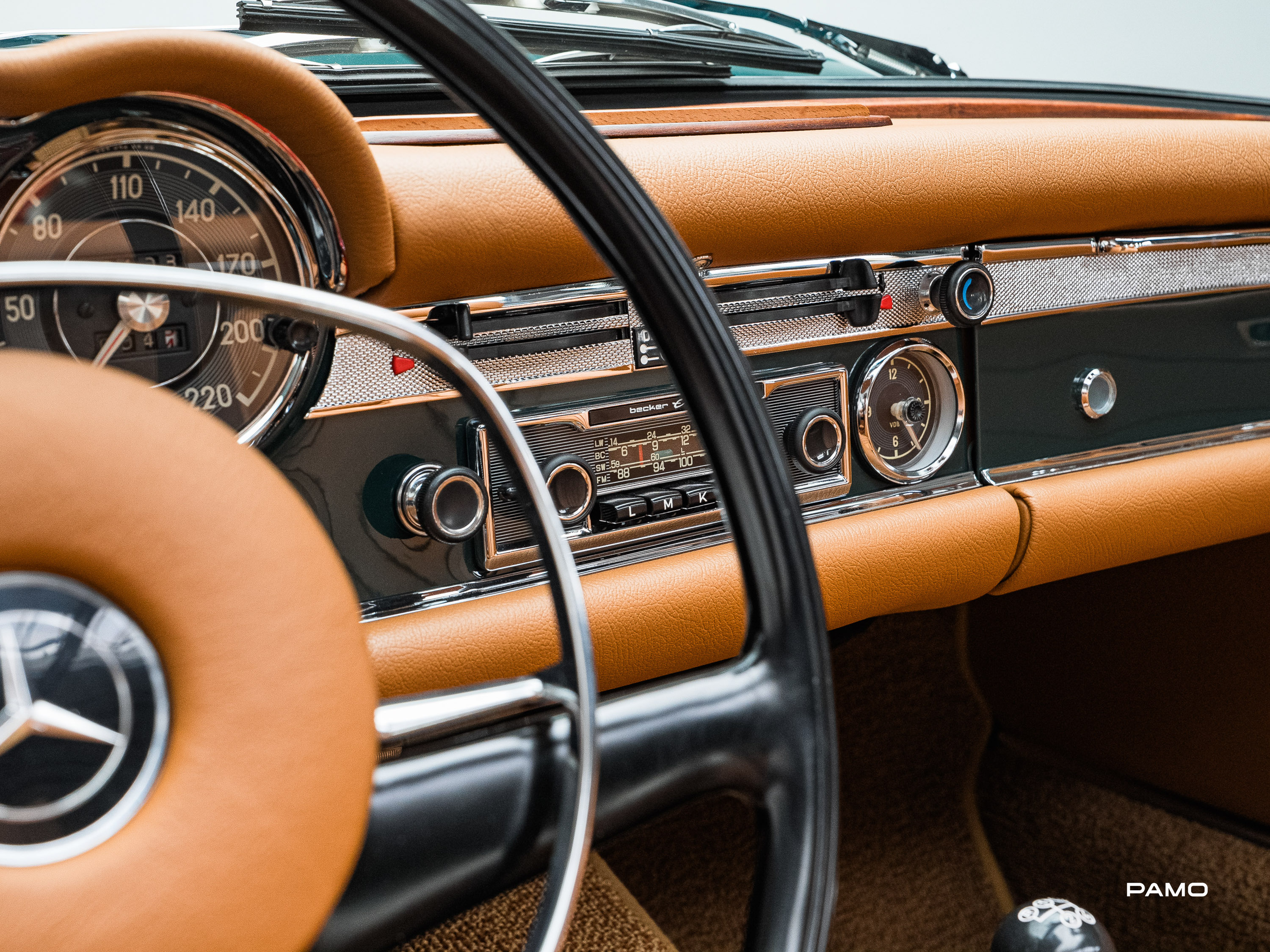 1292_Mercedes_Benz_SL_280_Pagode-42.jpg
