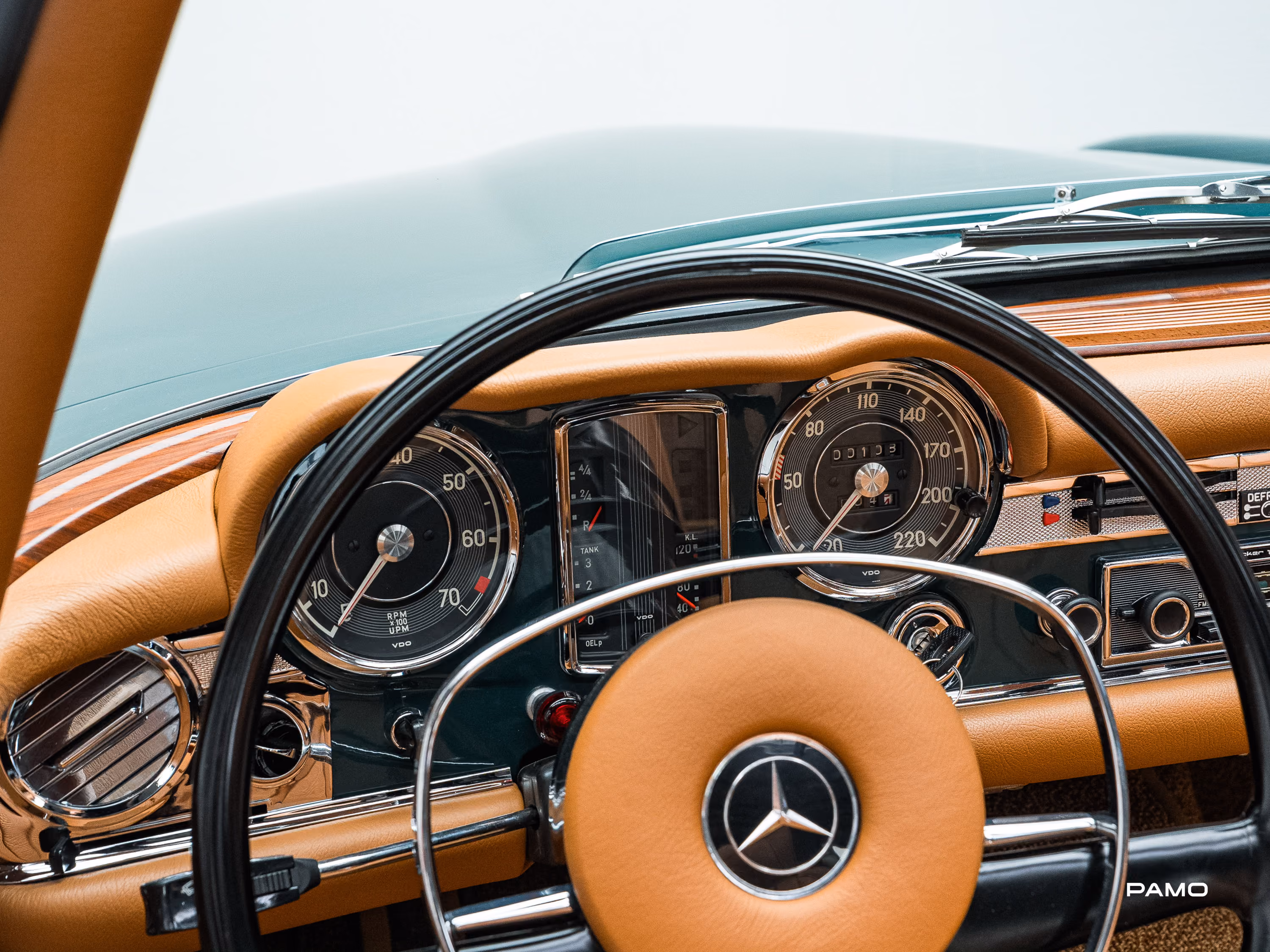 1292_Mercedes_Benz_SL_280_Pagode-43.jpg