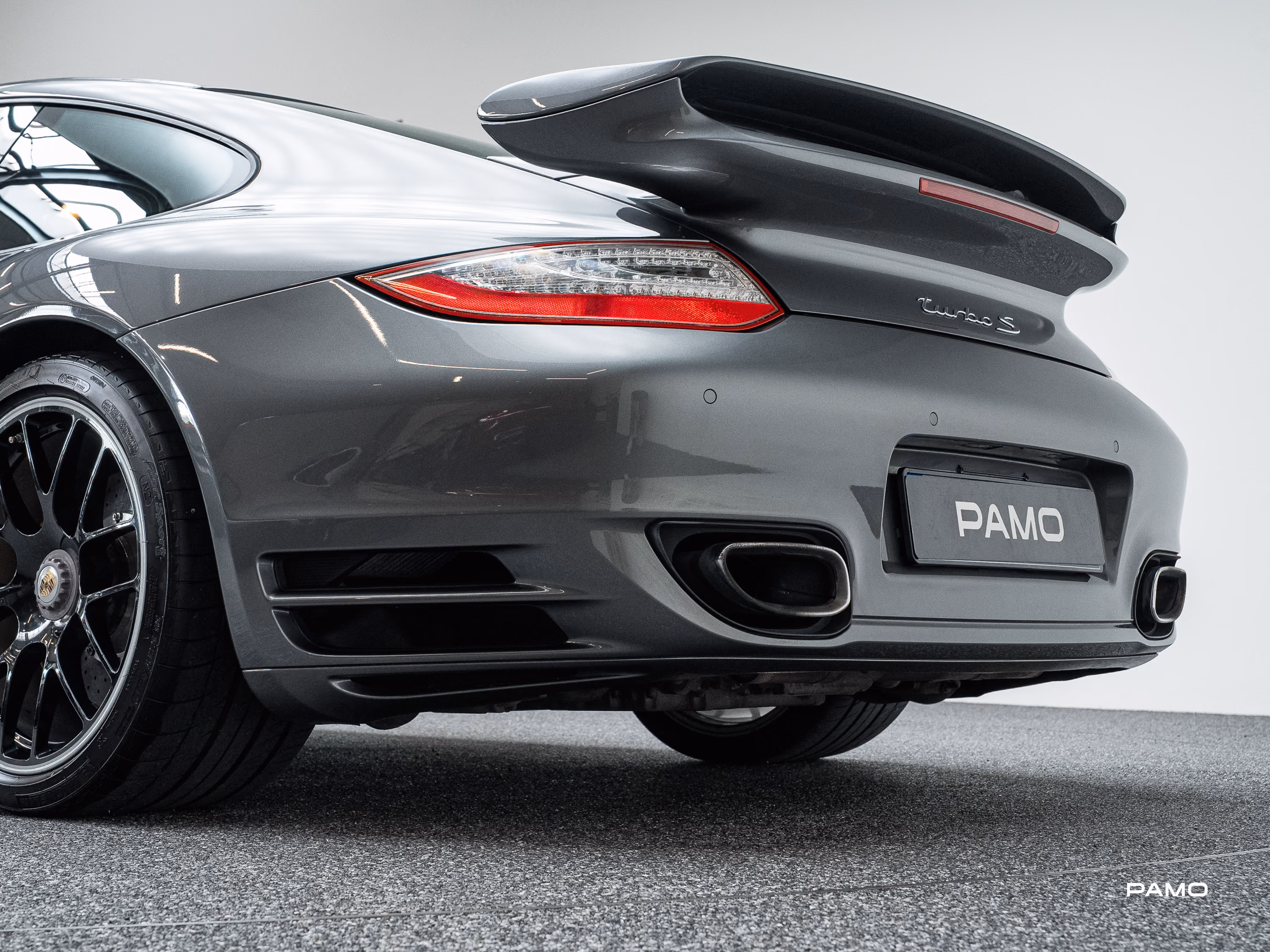1483_Porsche_997_Turbo_S-23.jpg