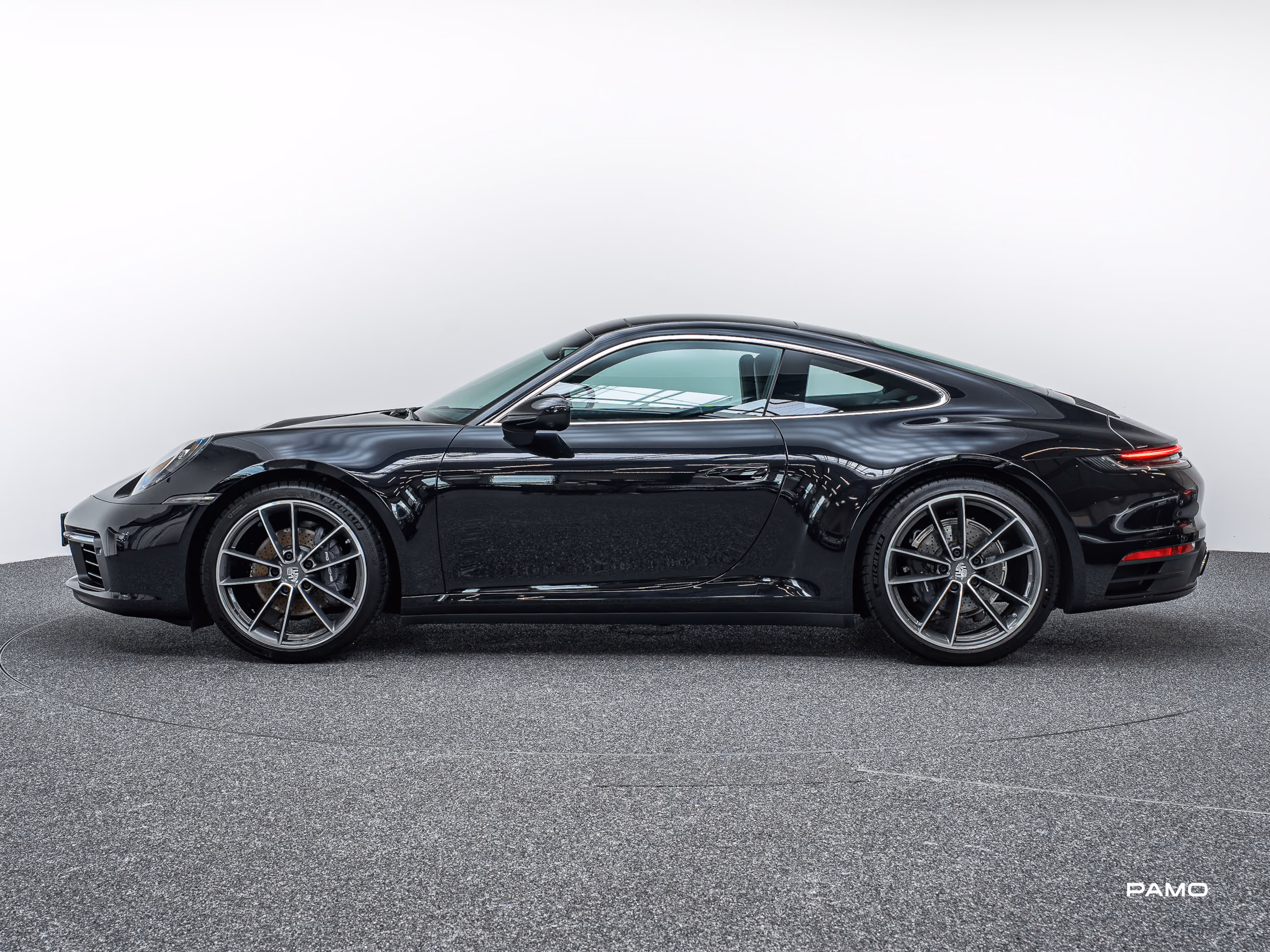 1504_Porsche_992_Carrera-4.jpg
