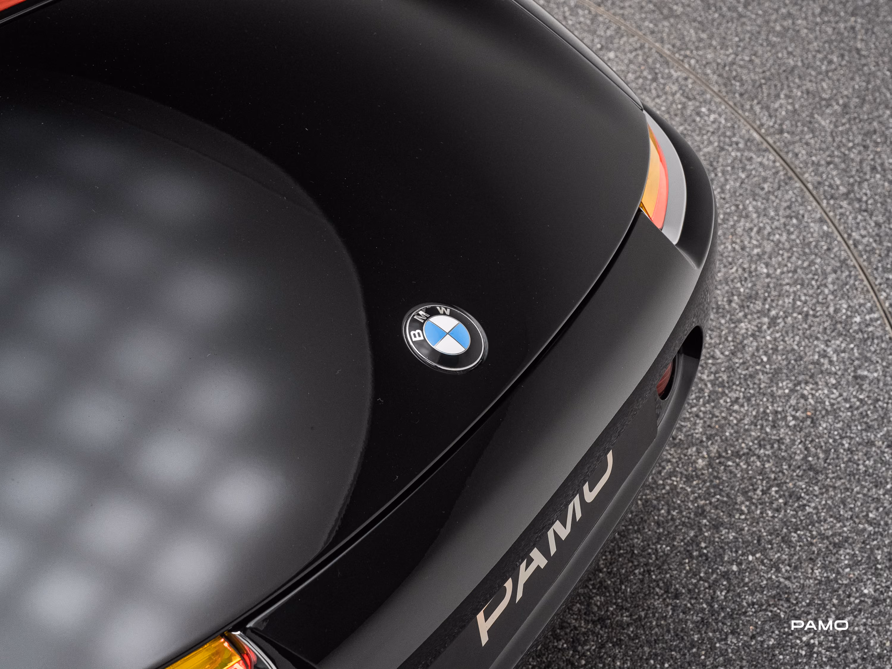 000_BMW_Z8-28.jpg