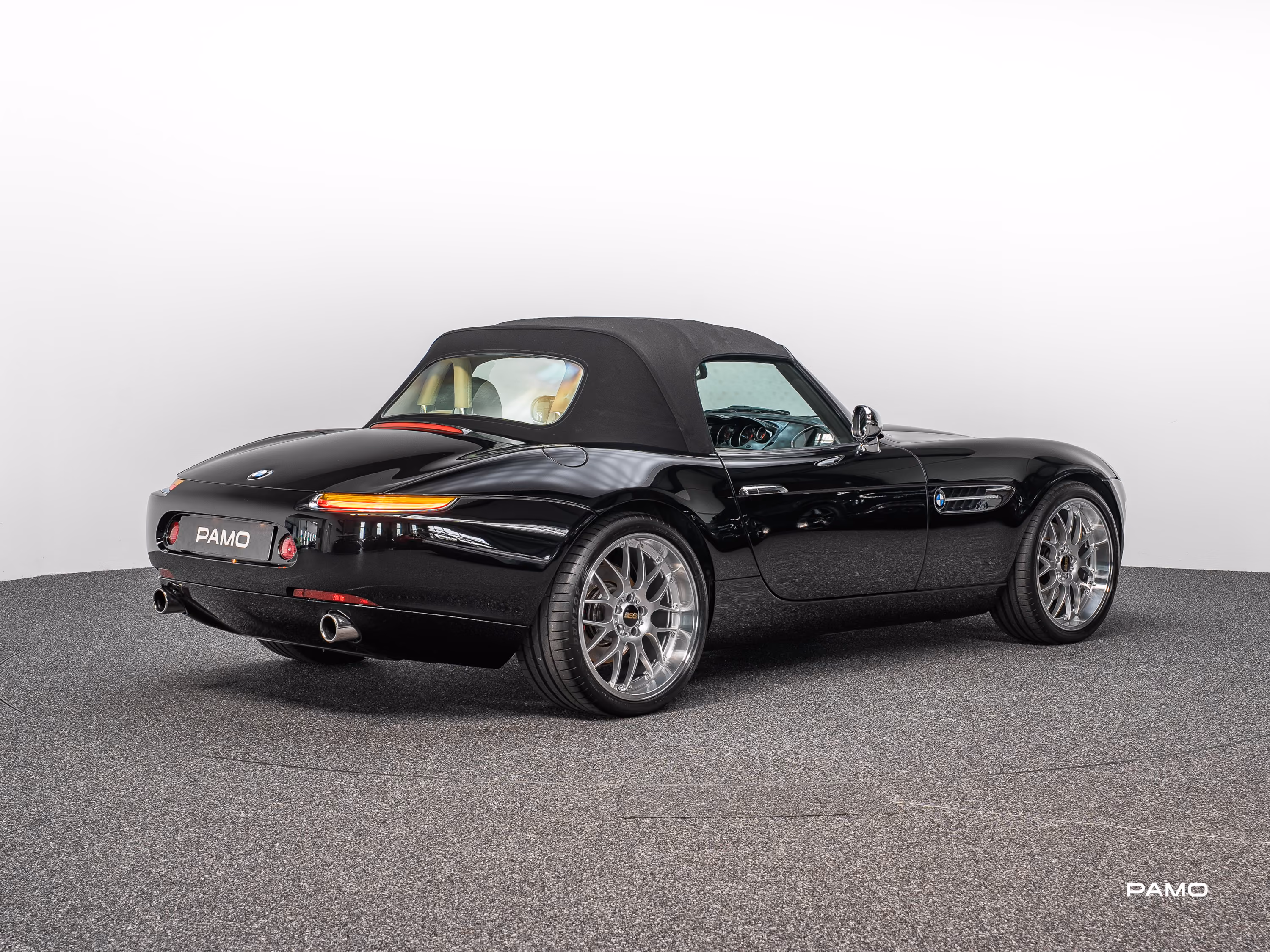 000_BMW_Z8-8.jpg