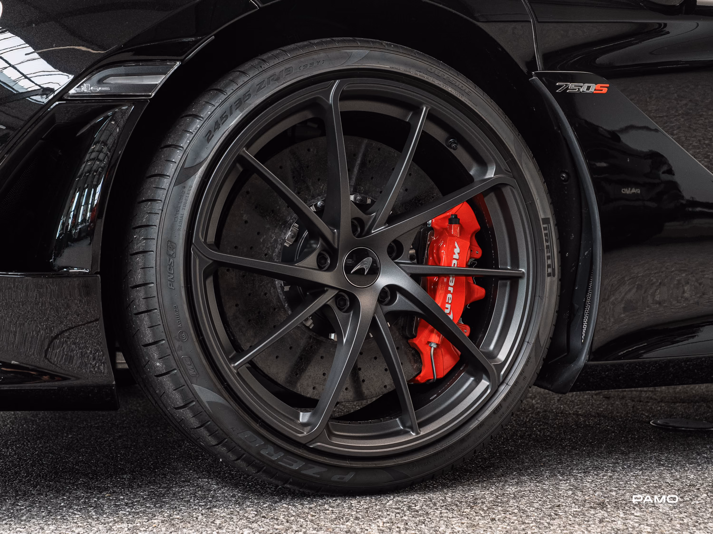 1067_McLaren_750s-14.jpg