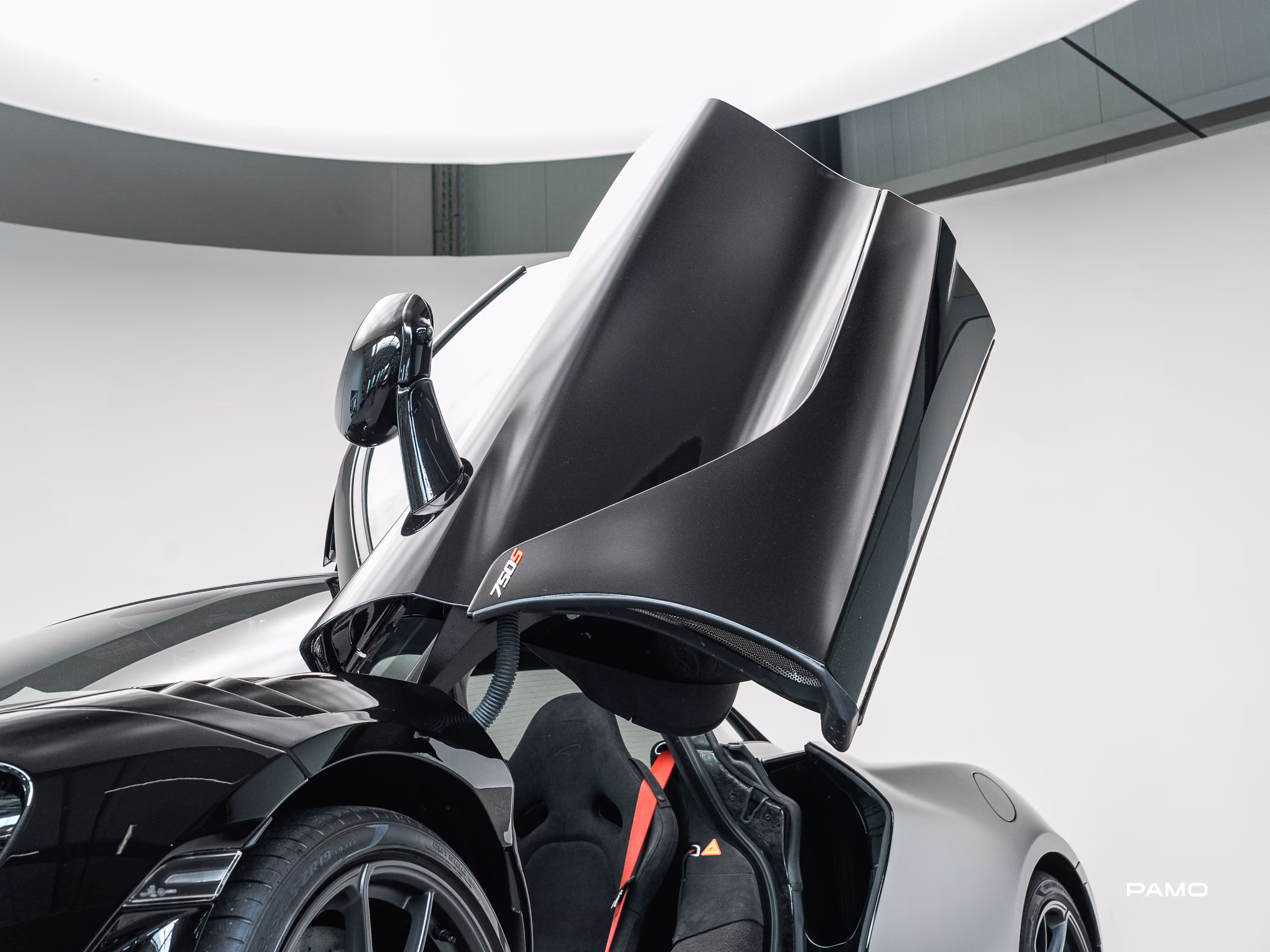 1067_McLaren_750s-20.jpg